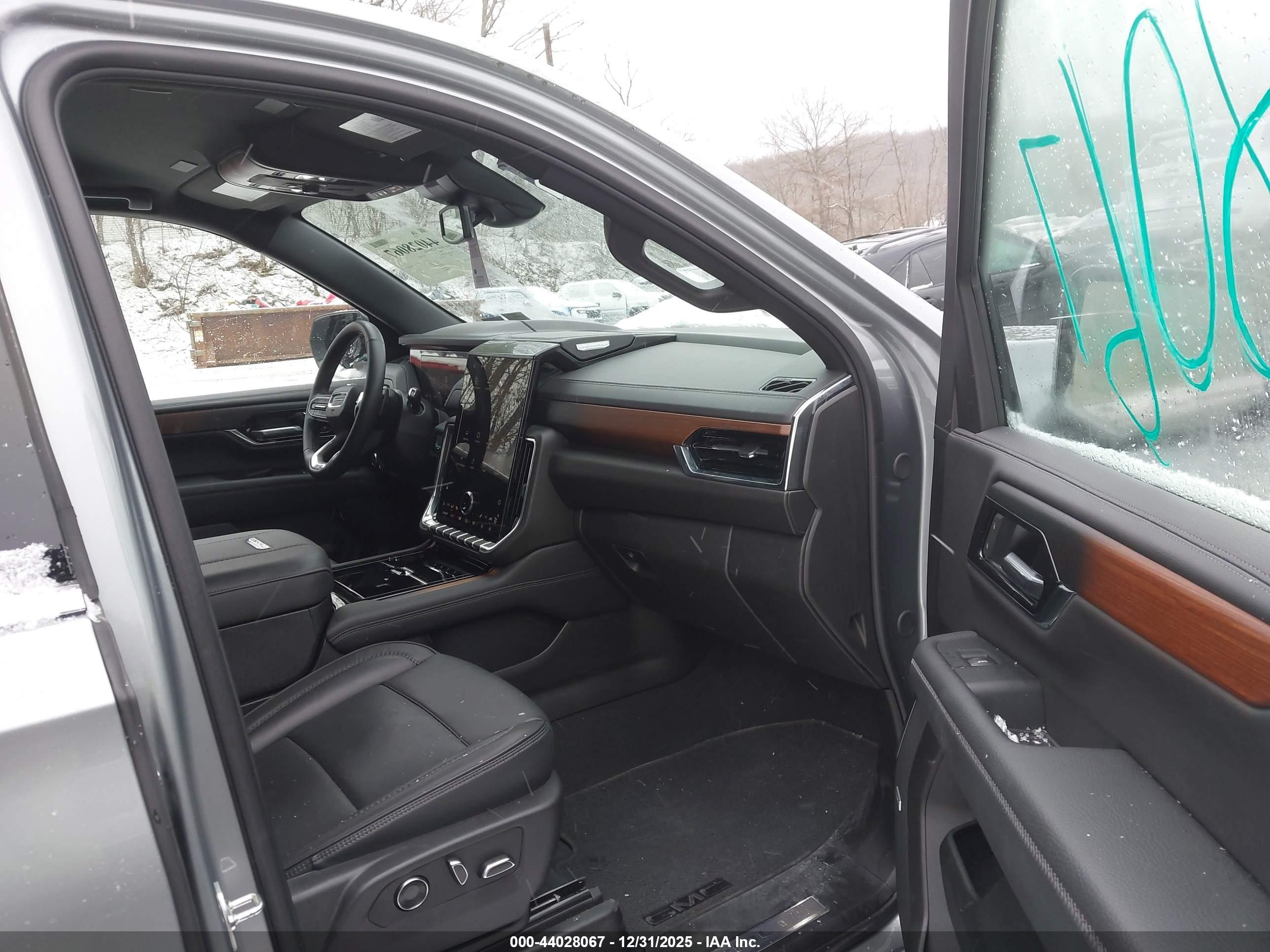 GMC YUKON image 5