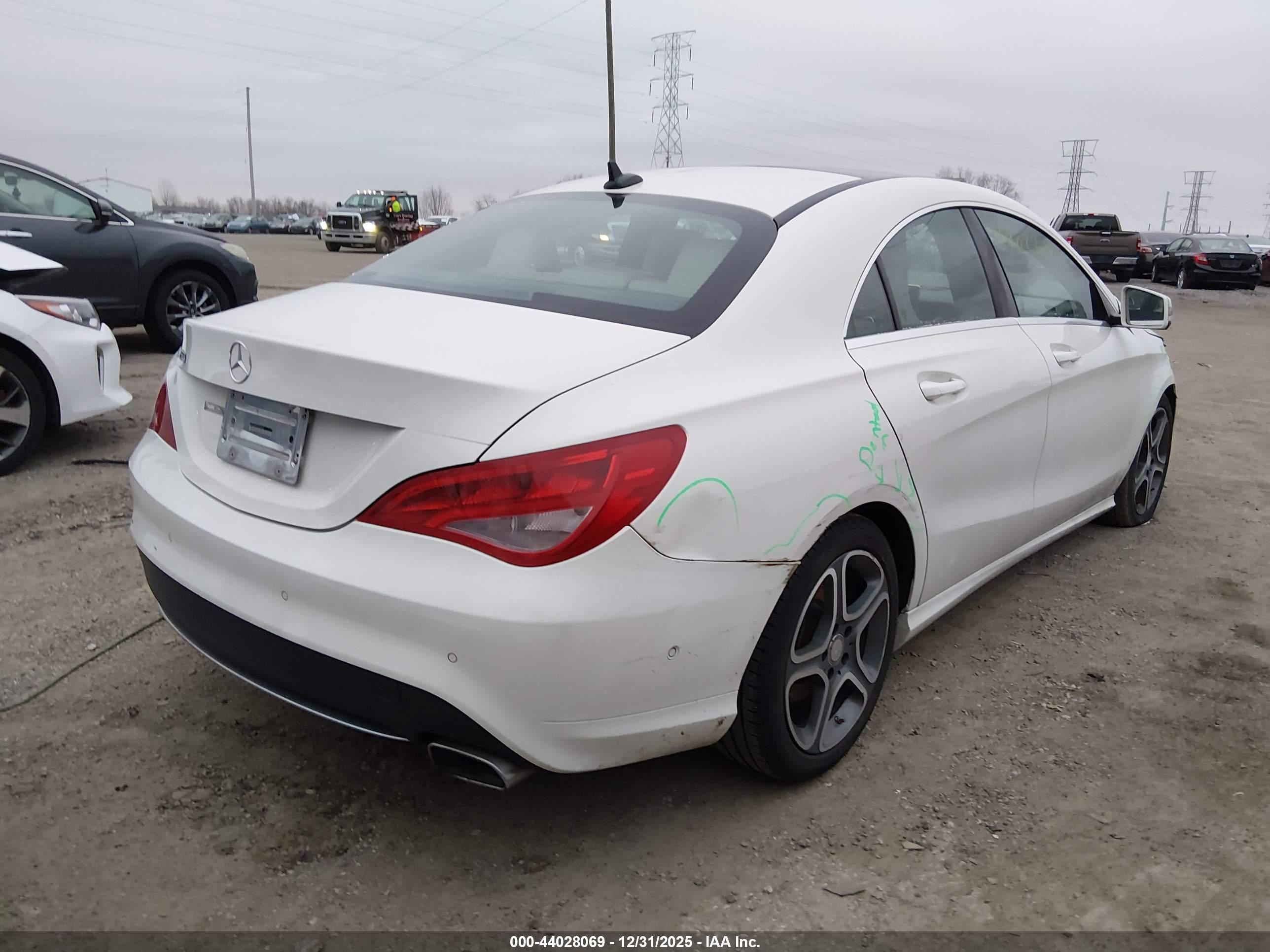 MERCEDES-BENZ CLA image 4