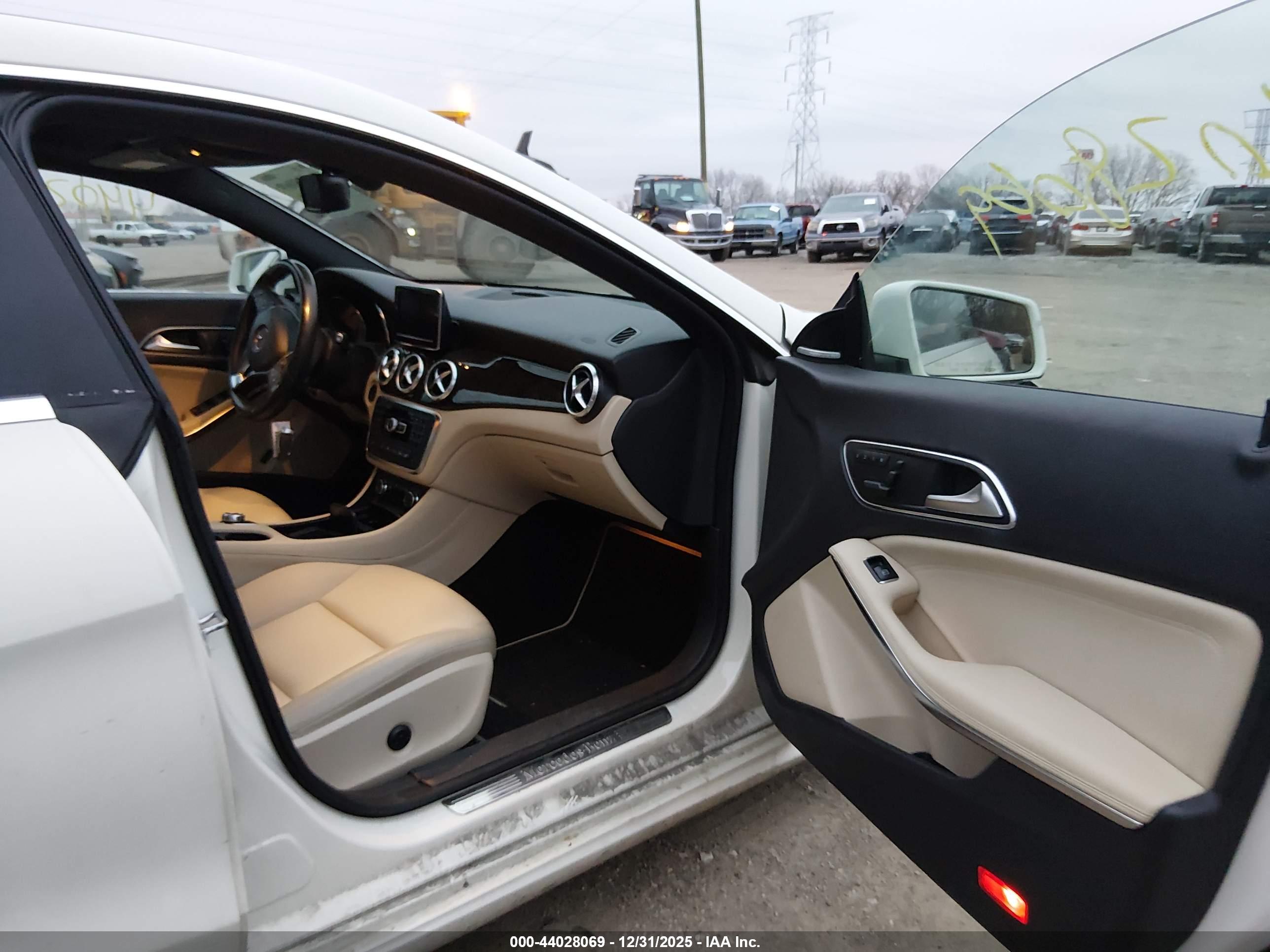 MERCEDES-BENZ CLA image 5