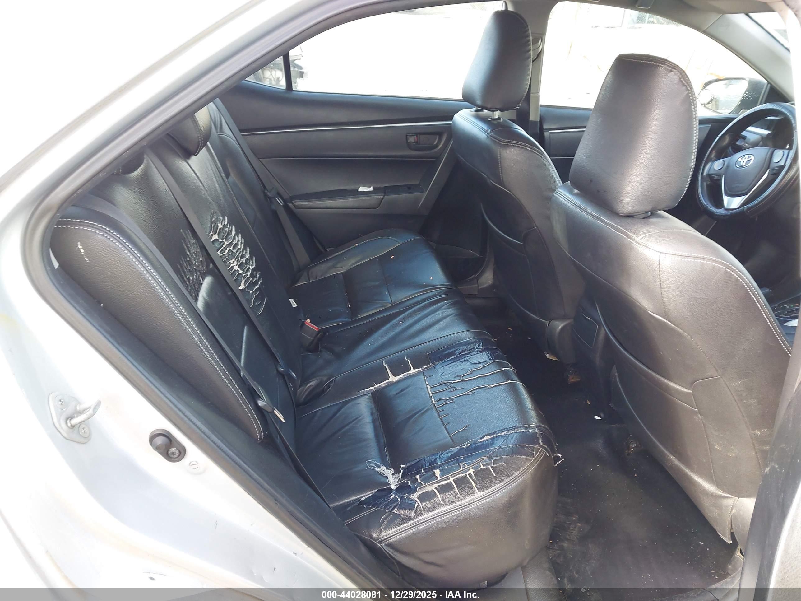 TOYOTA COROLLA image 8