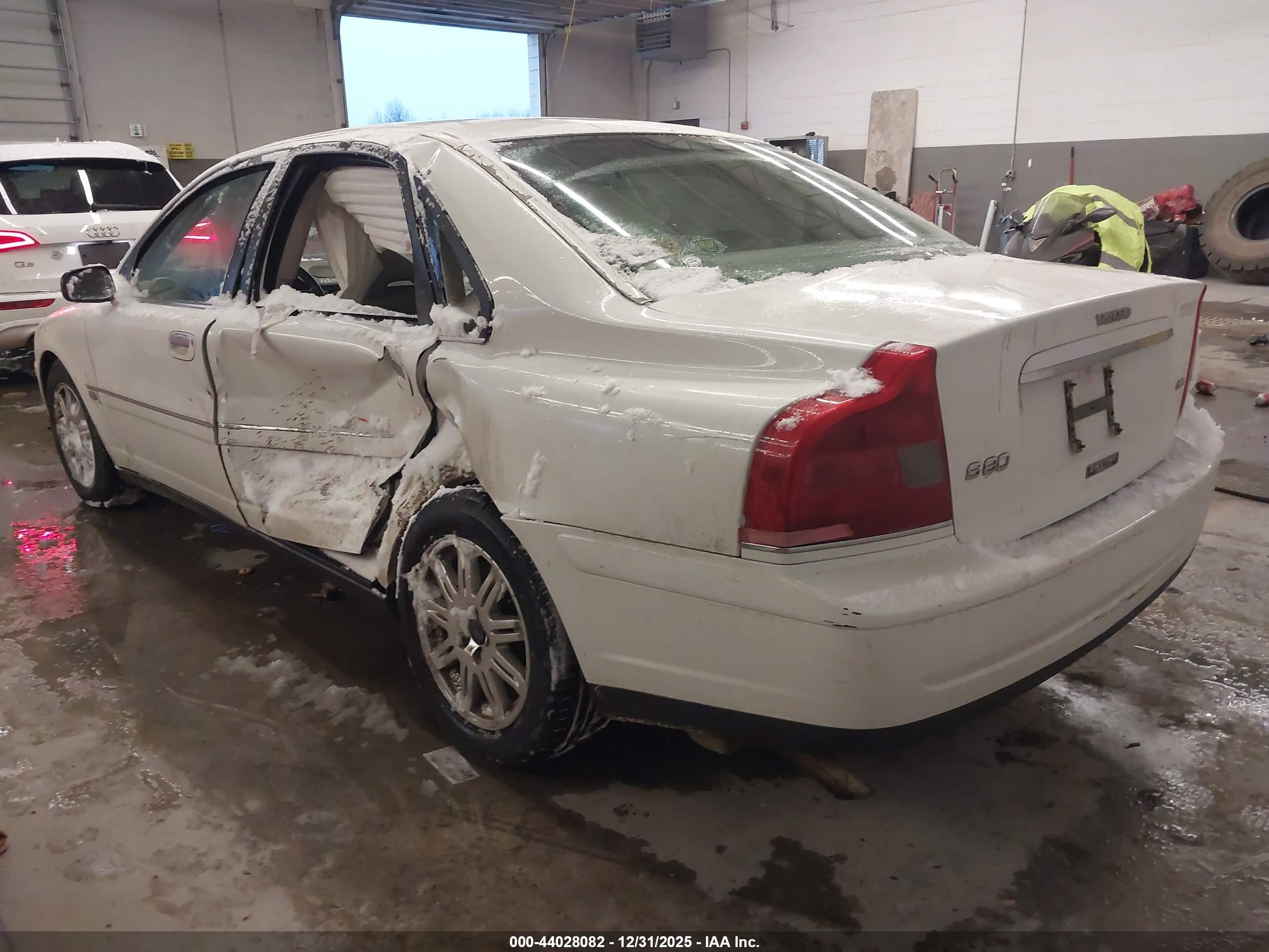 VOLVO S80 image 3