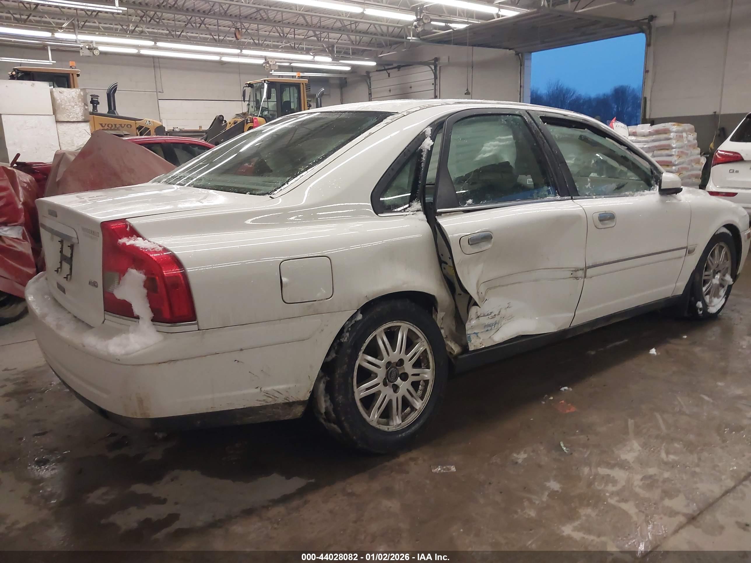 VOLVO S80 image 6