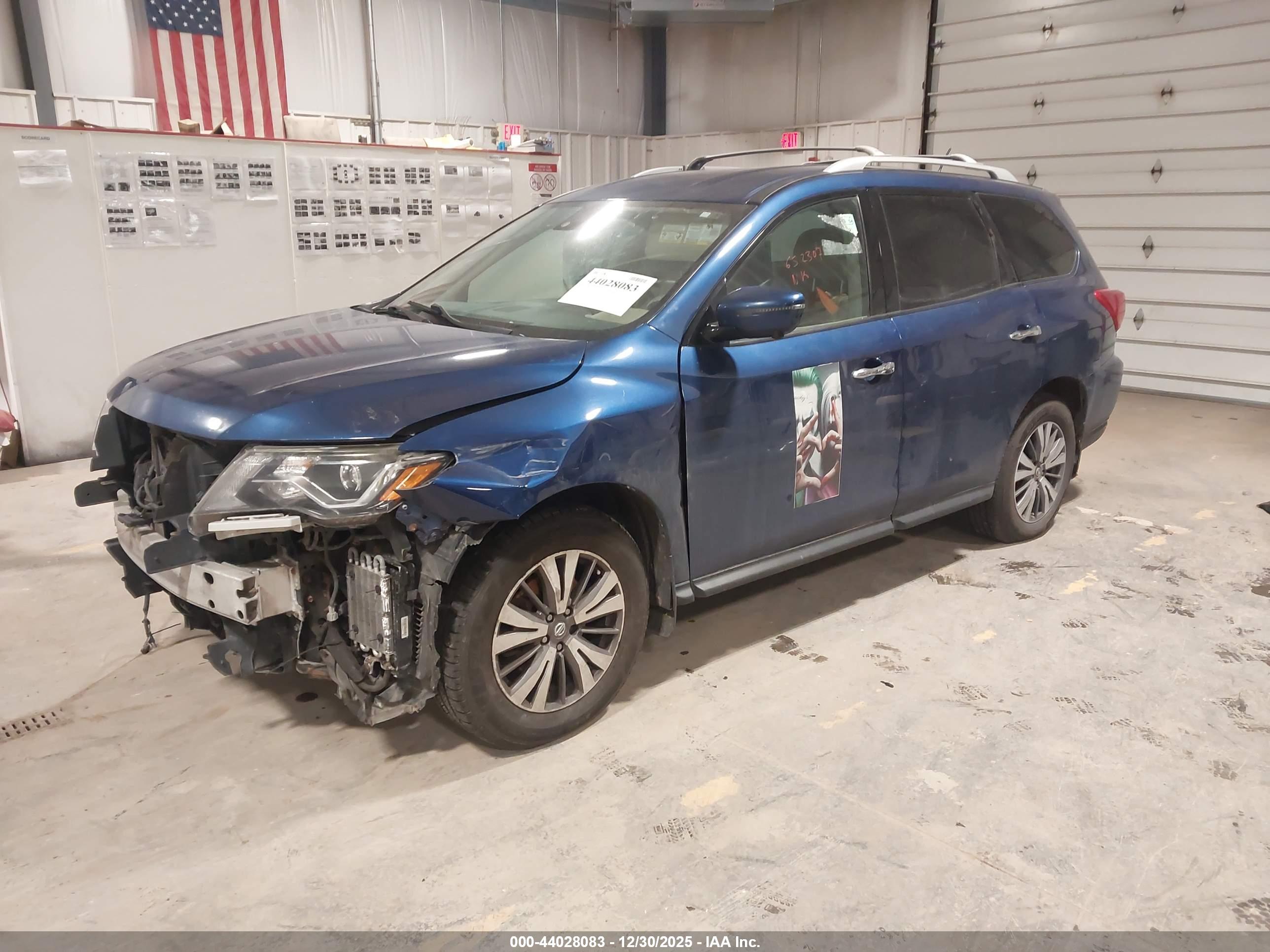 NISSAN PATHFINDER image 2