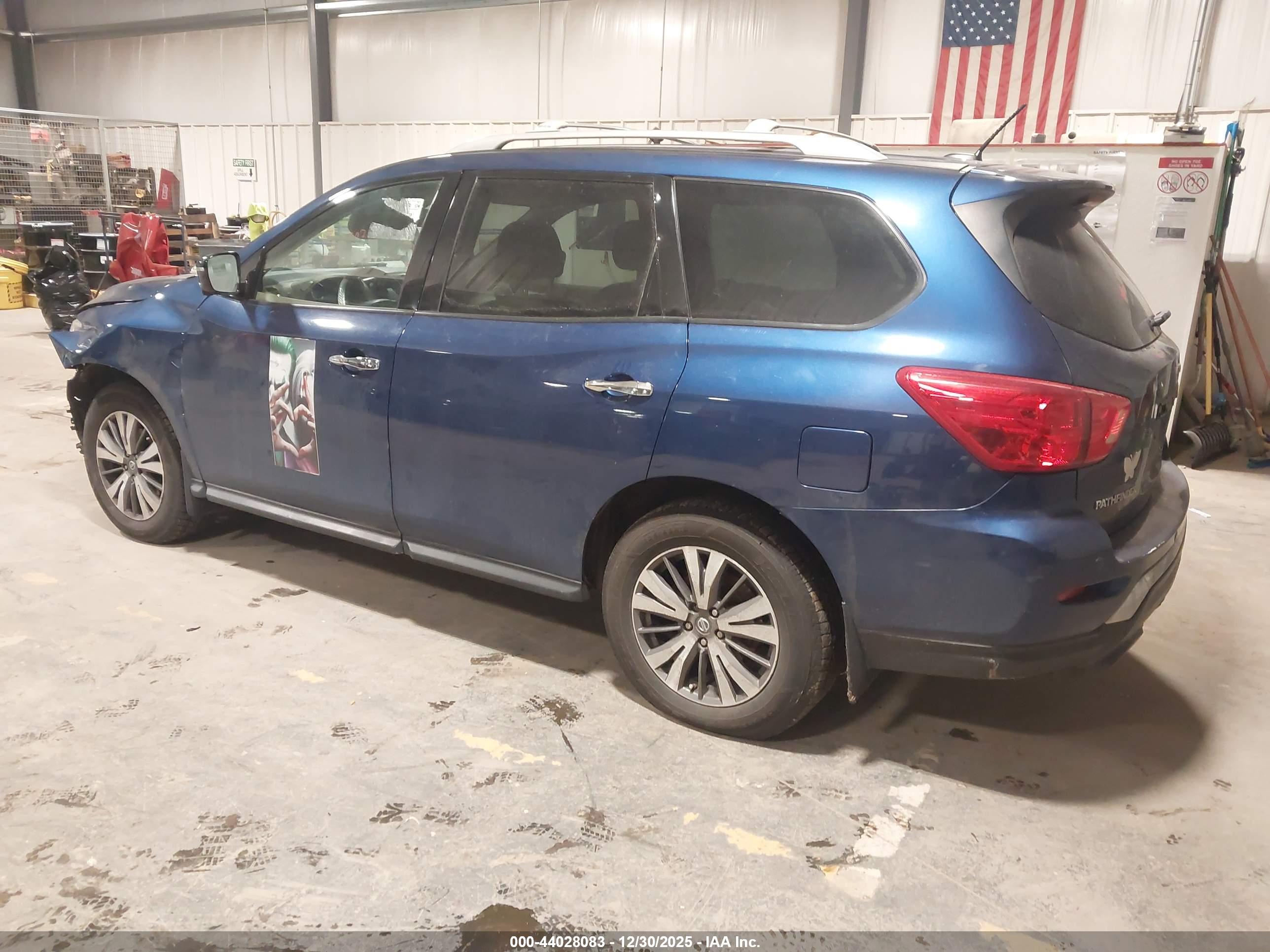 NISSAN PATHFINDER image 3