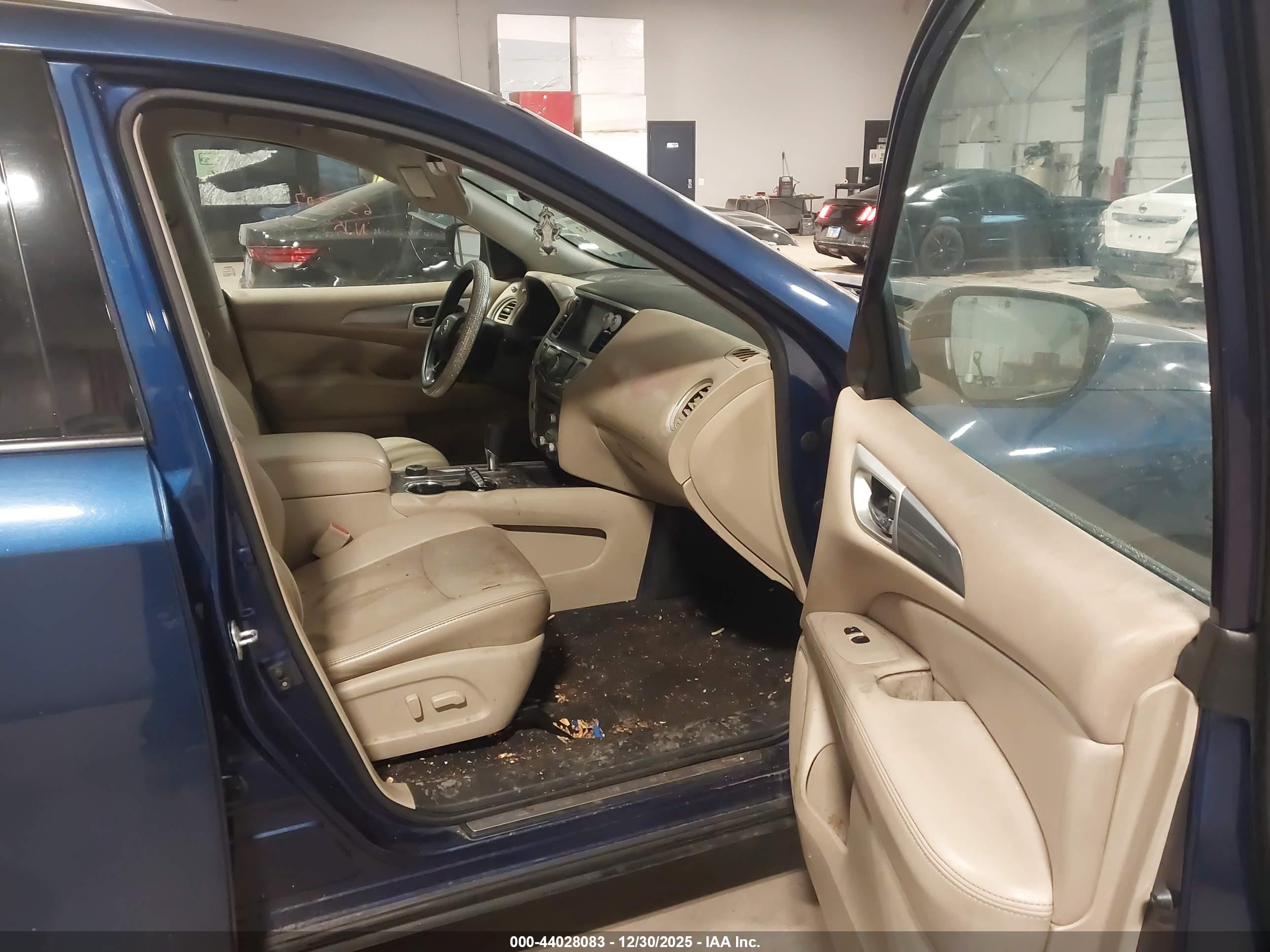 NISSAN PATHFINDER image 5