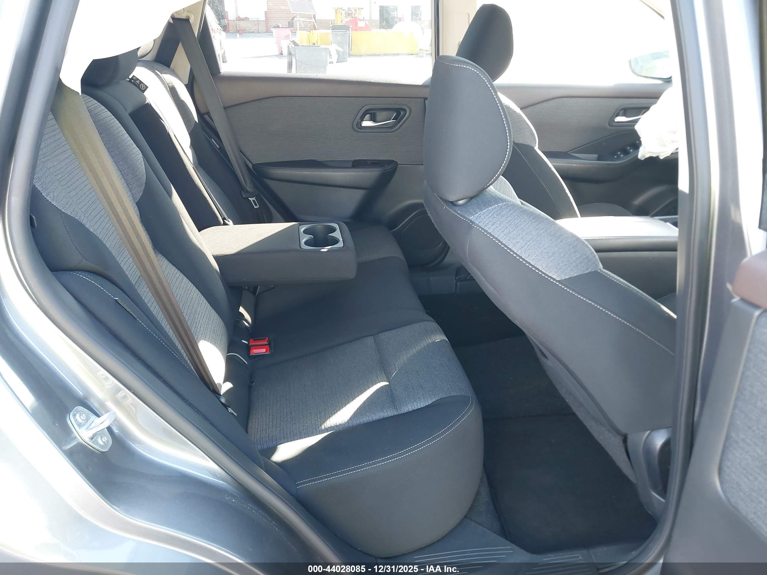 NISSAN ROGUE image 8