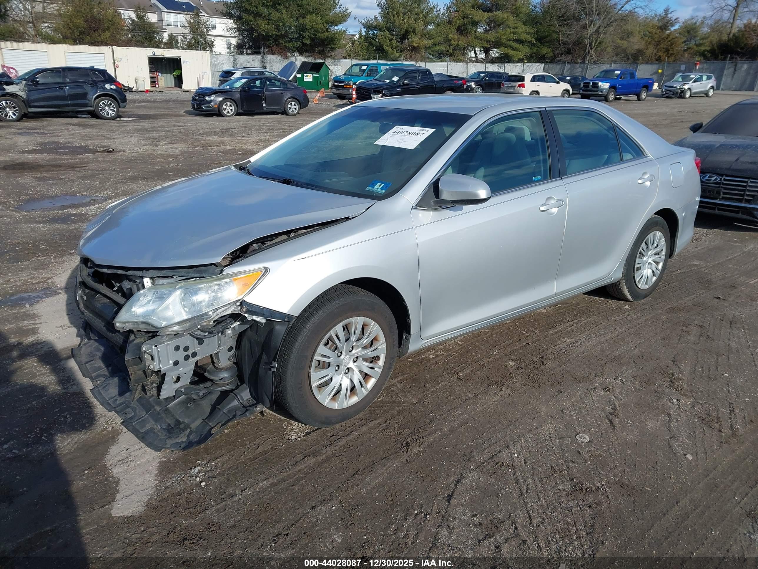 TOYOTA CAMRY image 2