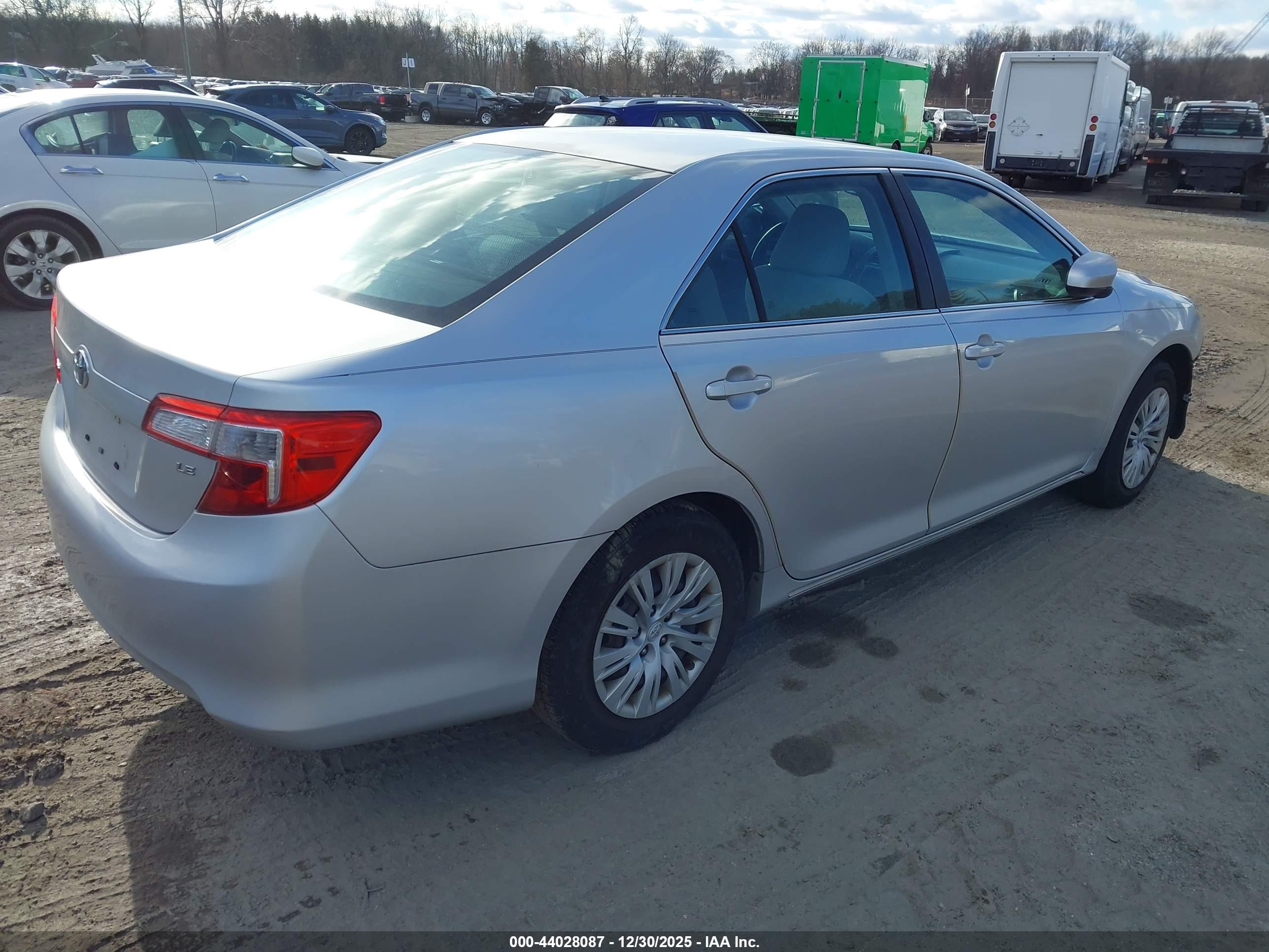 TOYOTA CAMRY image 4
