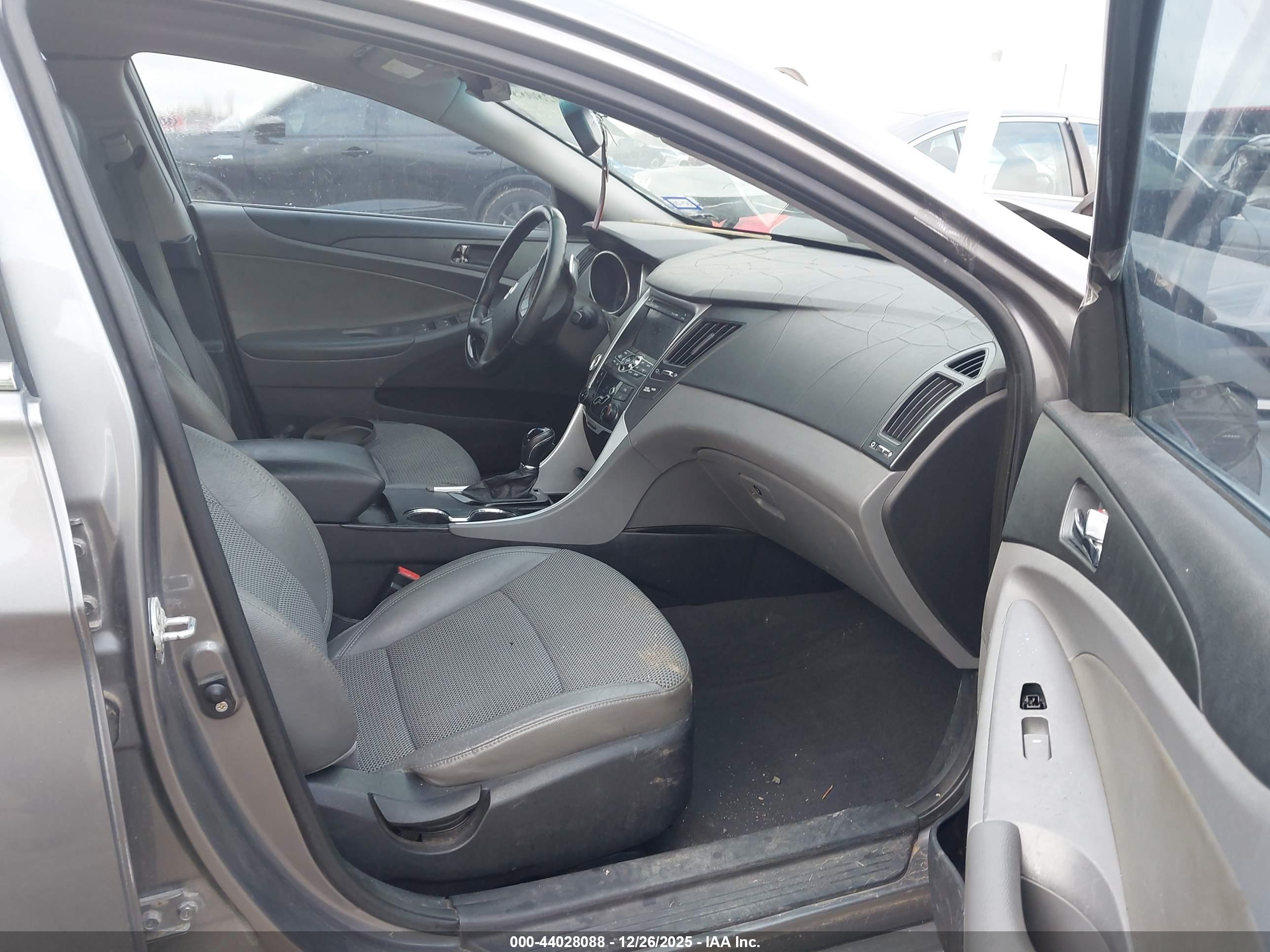 HYUNDAI SONATA image 5