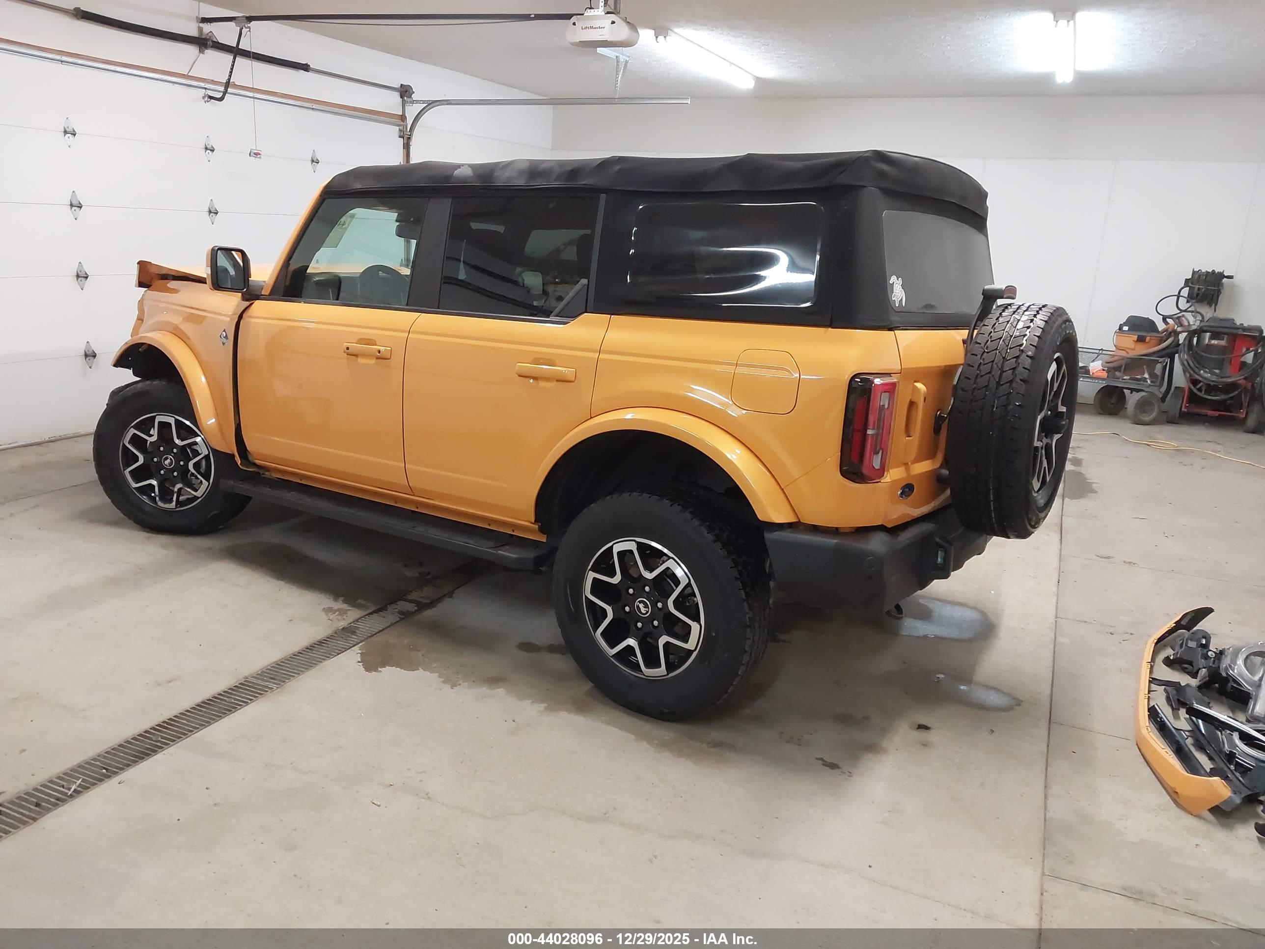 FORD BRONCO image 3