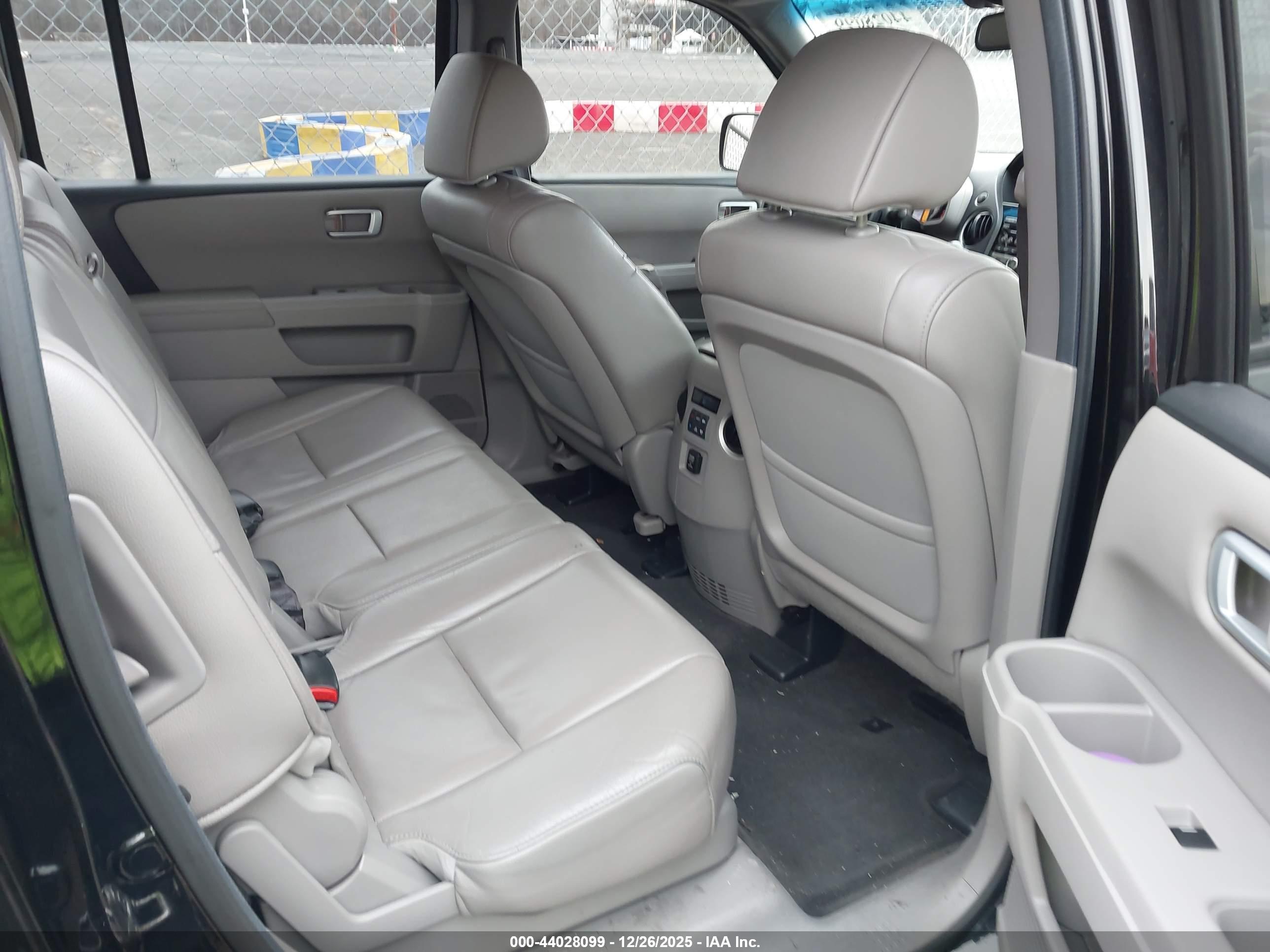 HONDA PILOT image 8