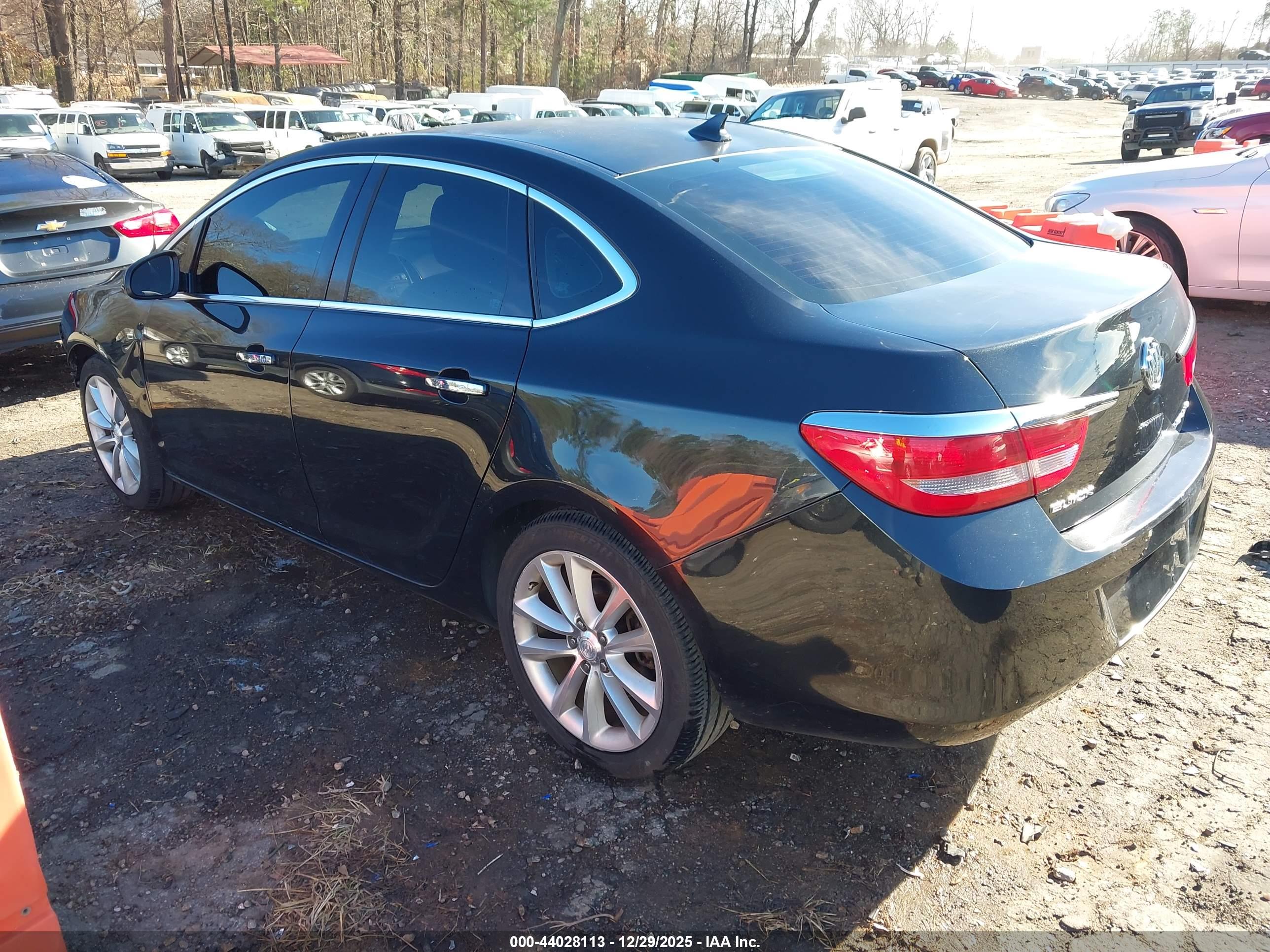 BUICK VERANO image 3