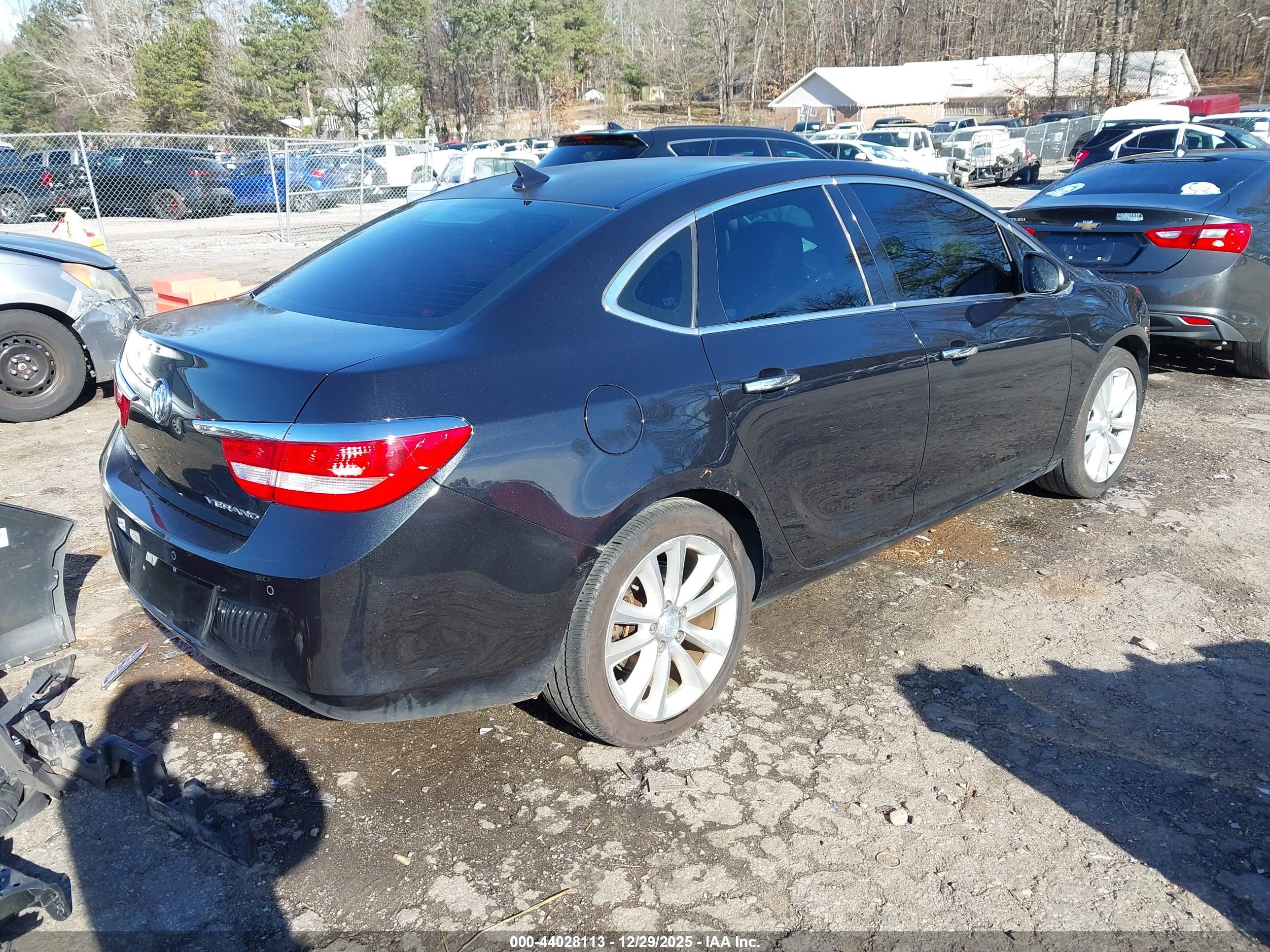 BUICK VERANO image 4