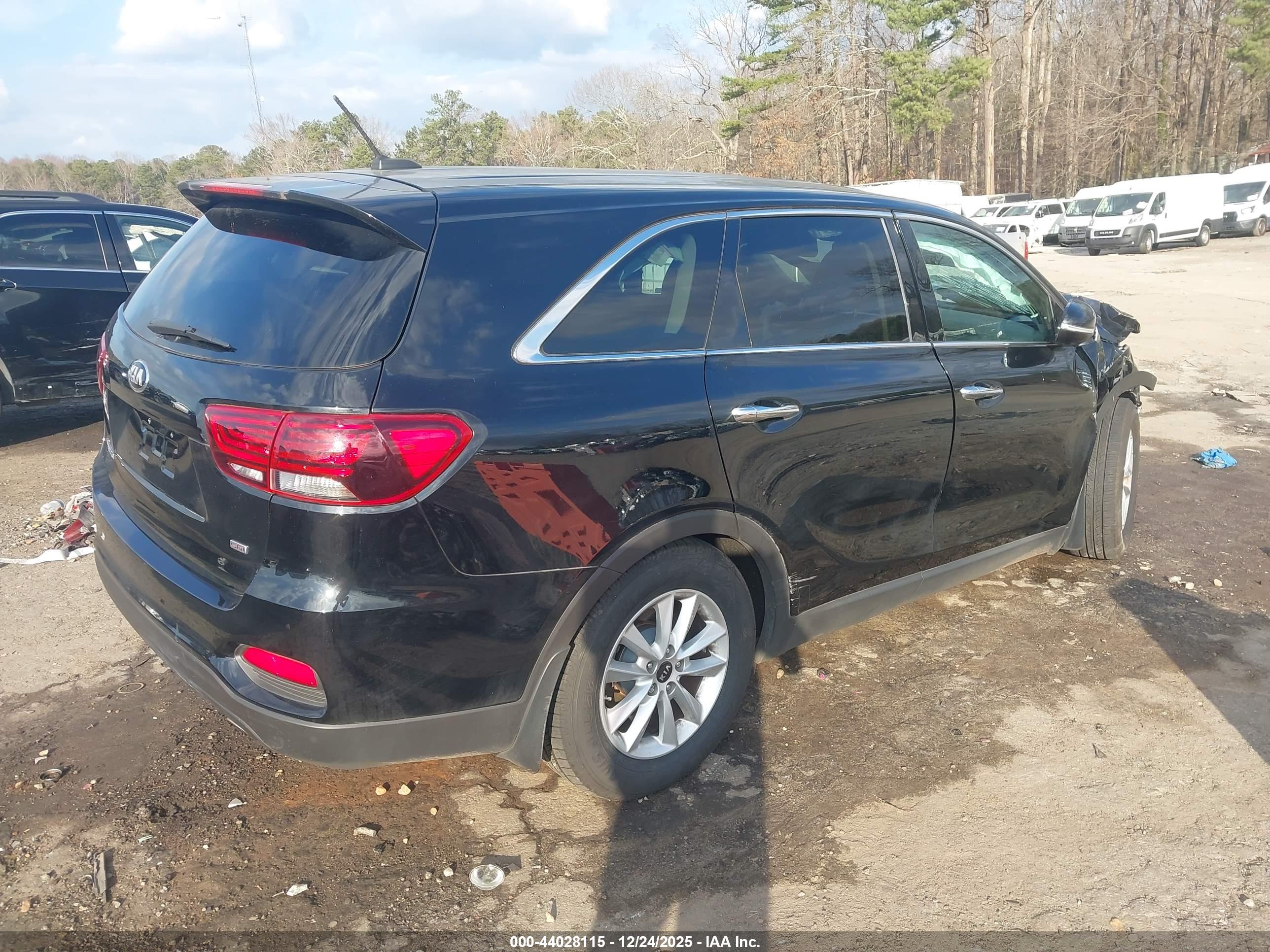 KIA SORENTO image 4