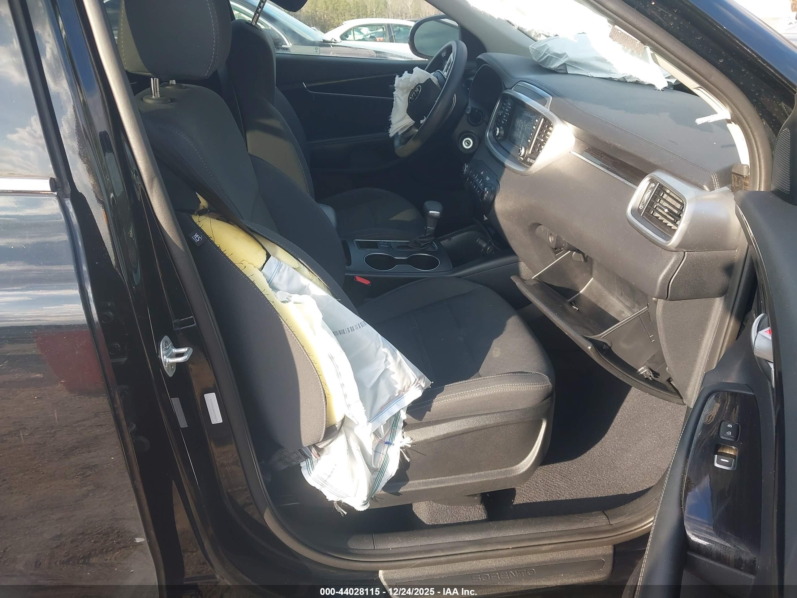 KIA SORENTO image 5