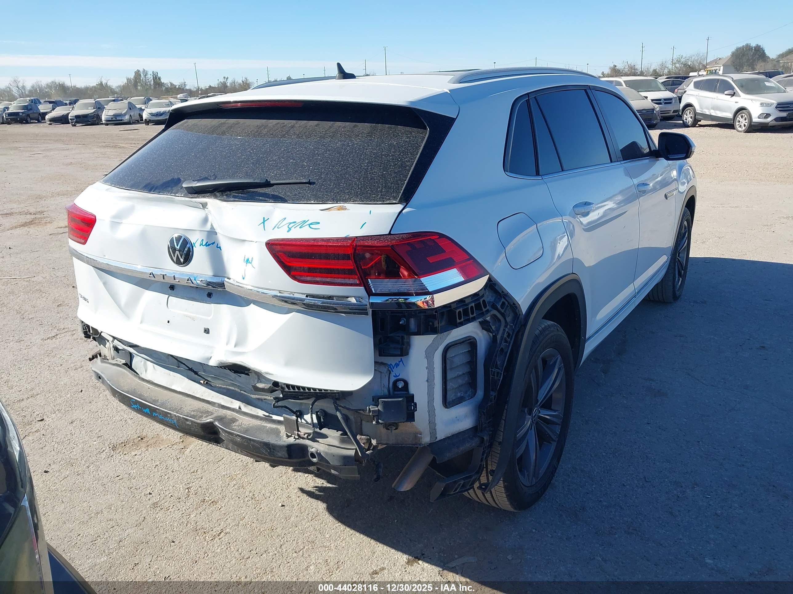 VOLKSWAGEN ATLAS image 4