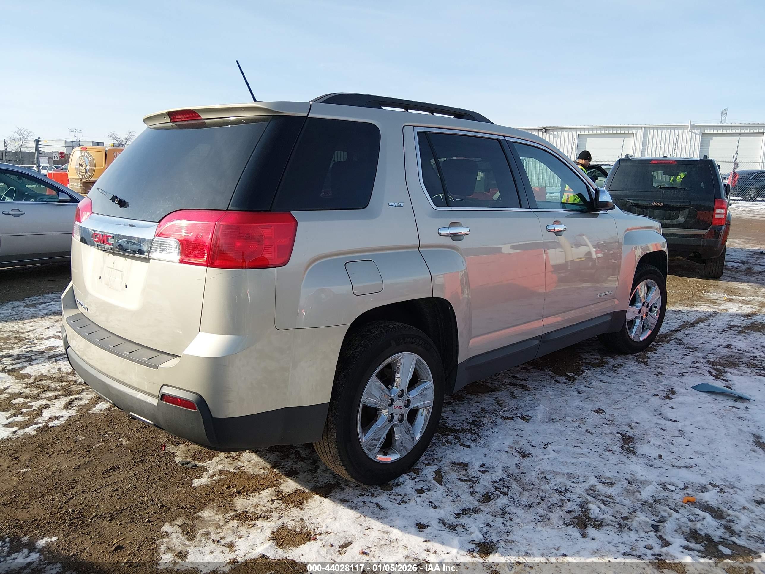 GMC TERRAIN image 4