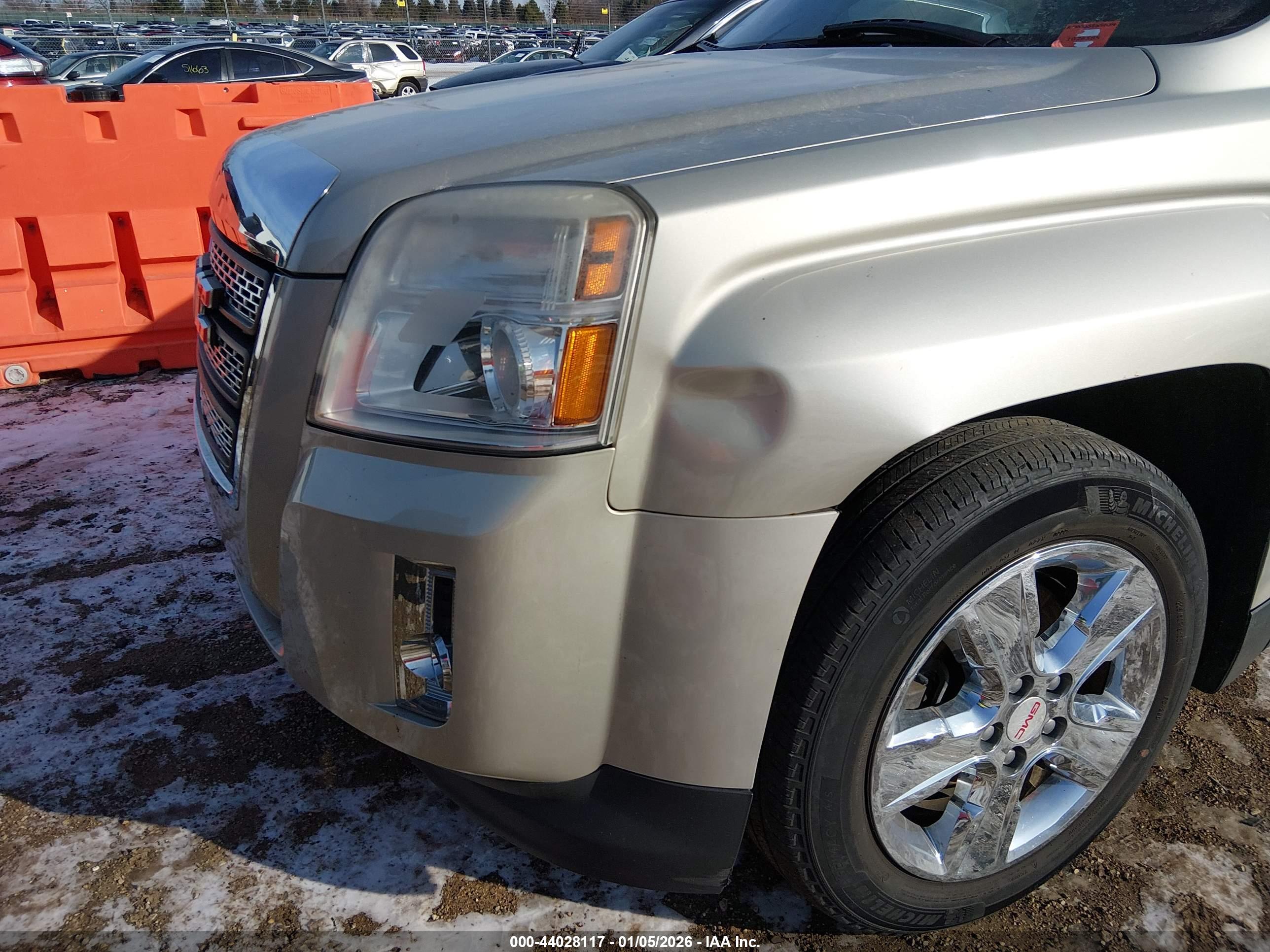 GMC TERRAIN image 6