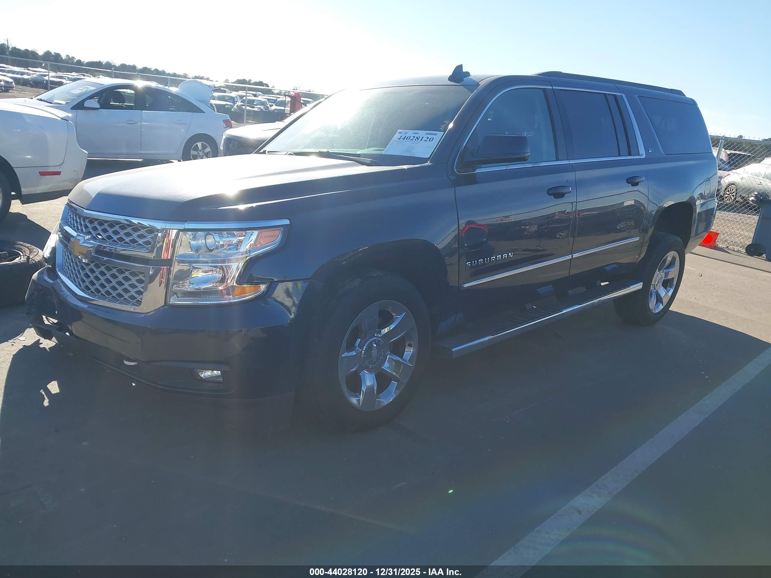 CHEVROLET SUBURBAN image 2