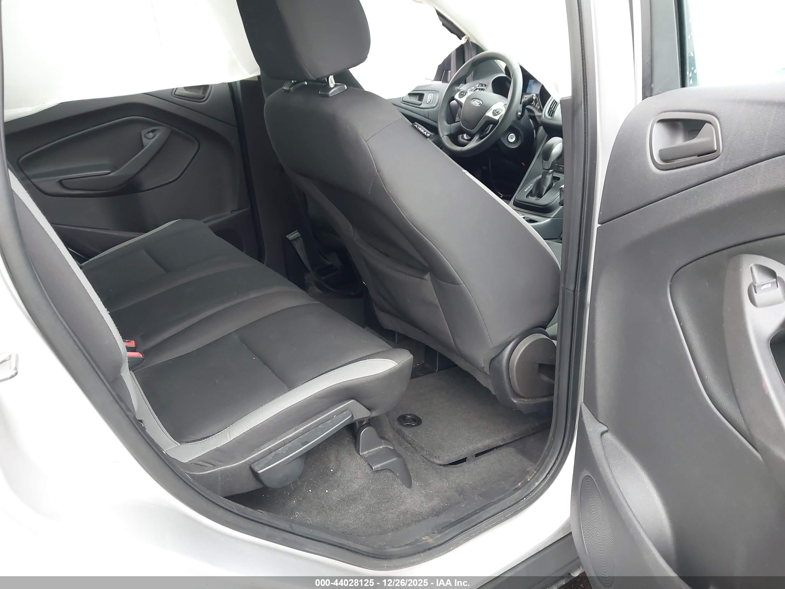 FORD ESCAPE image 8