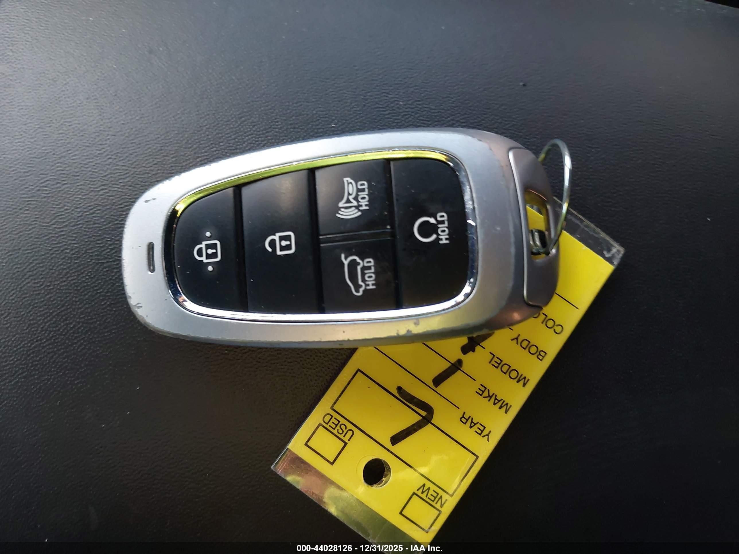 HYUNDAI SANTA image 11