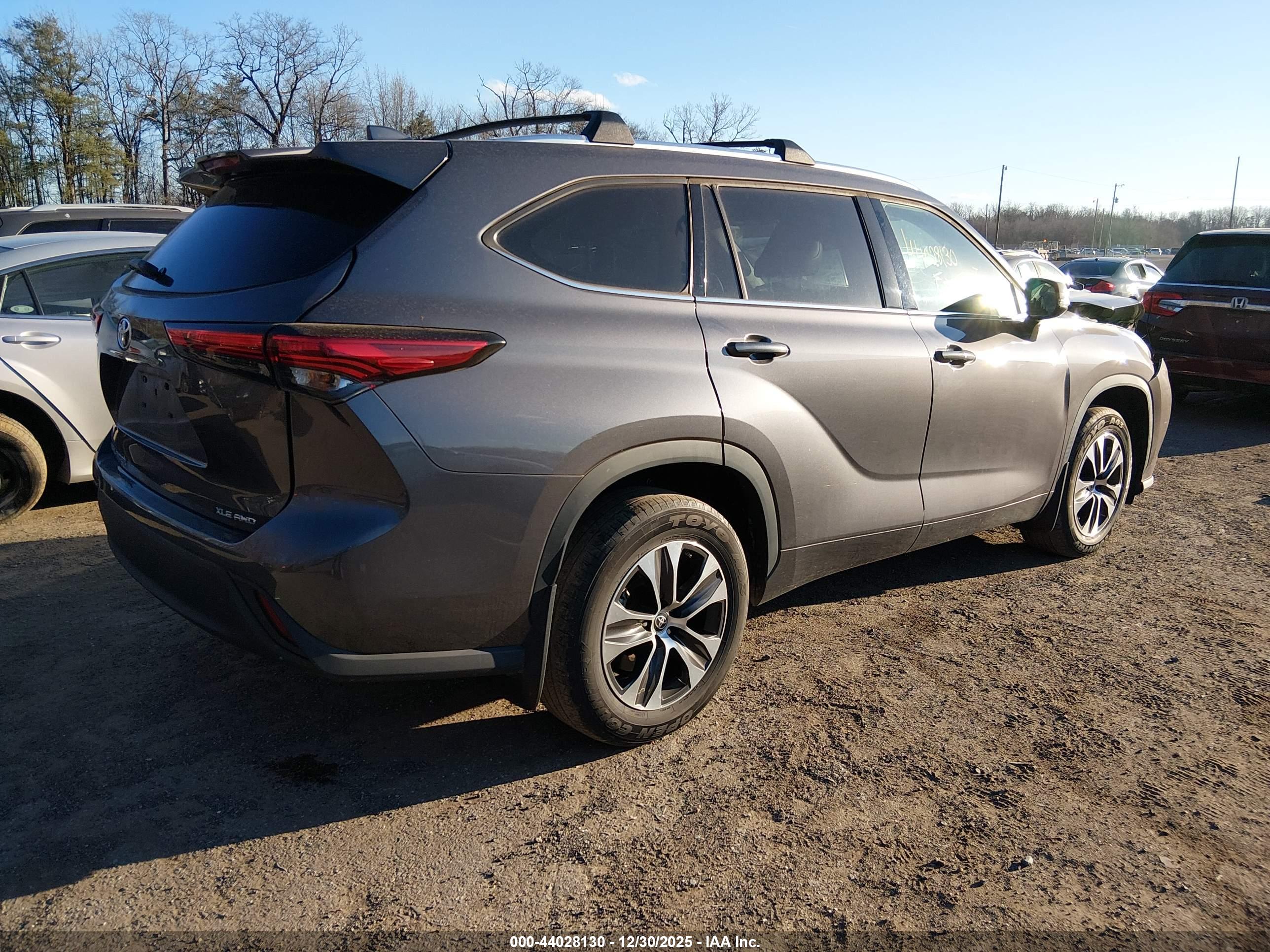 TOYOTA HIGHLANDER image 4