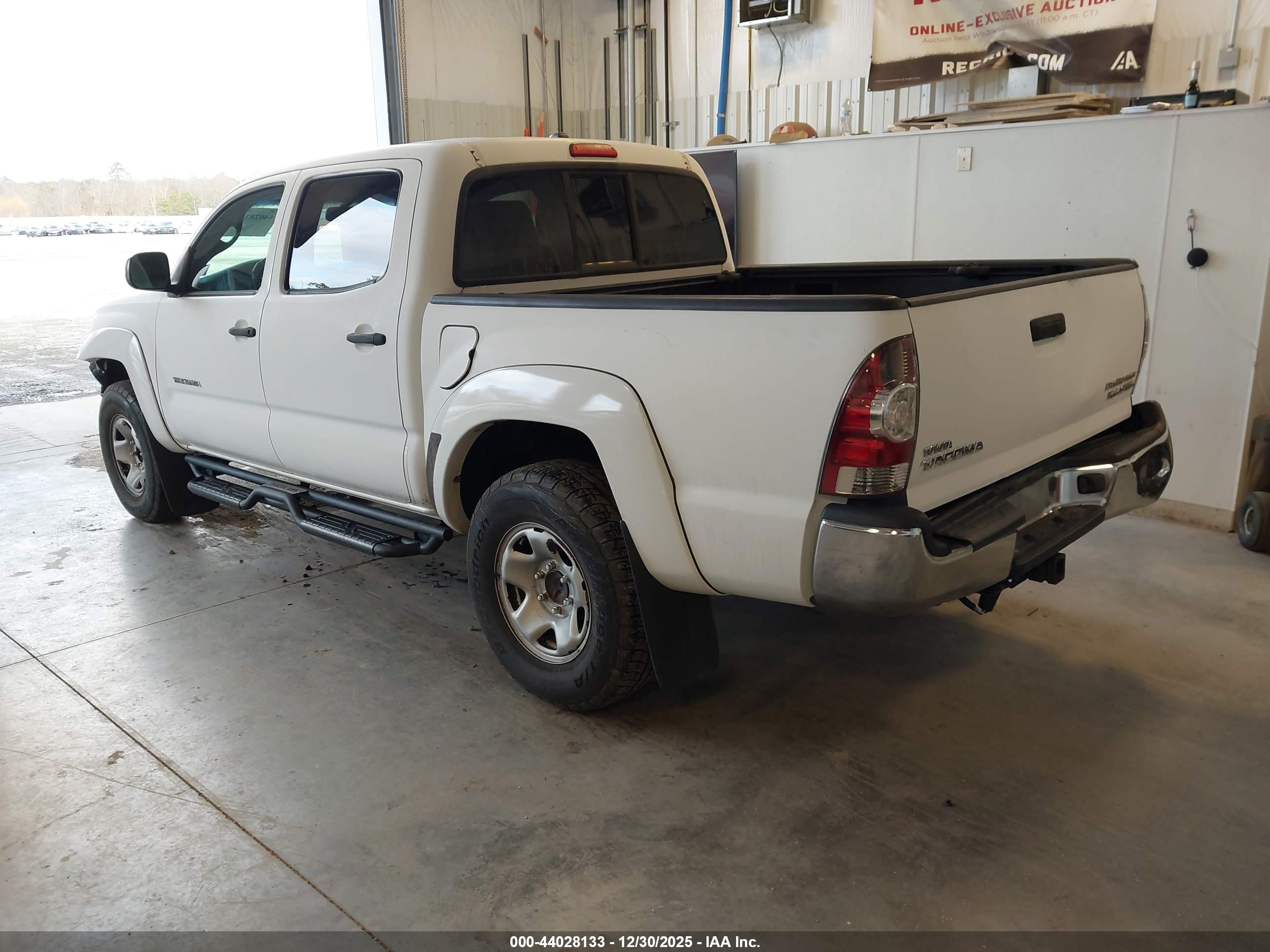 TOYOTA TACOMA image 3