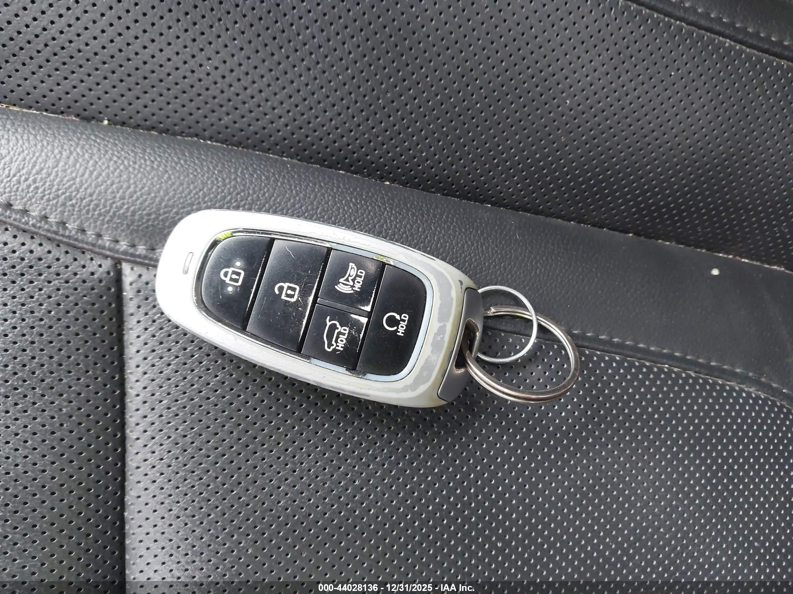 HYUNDAI TUCSON image 11