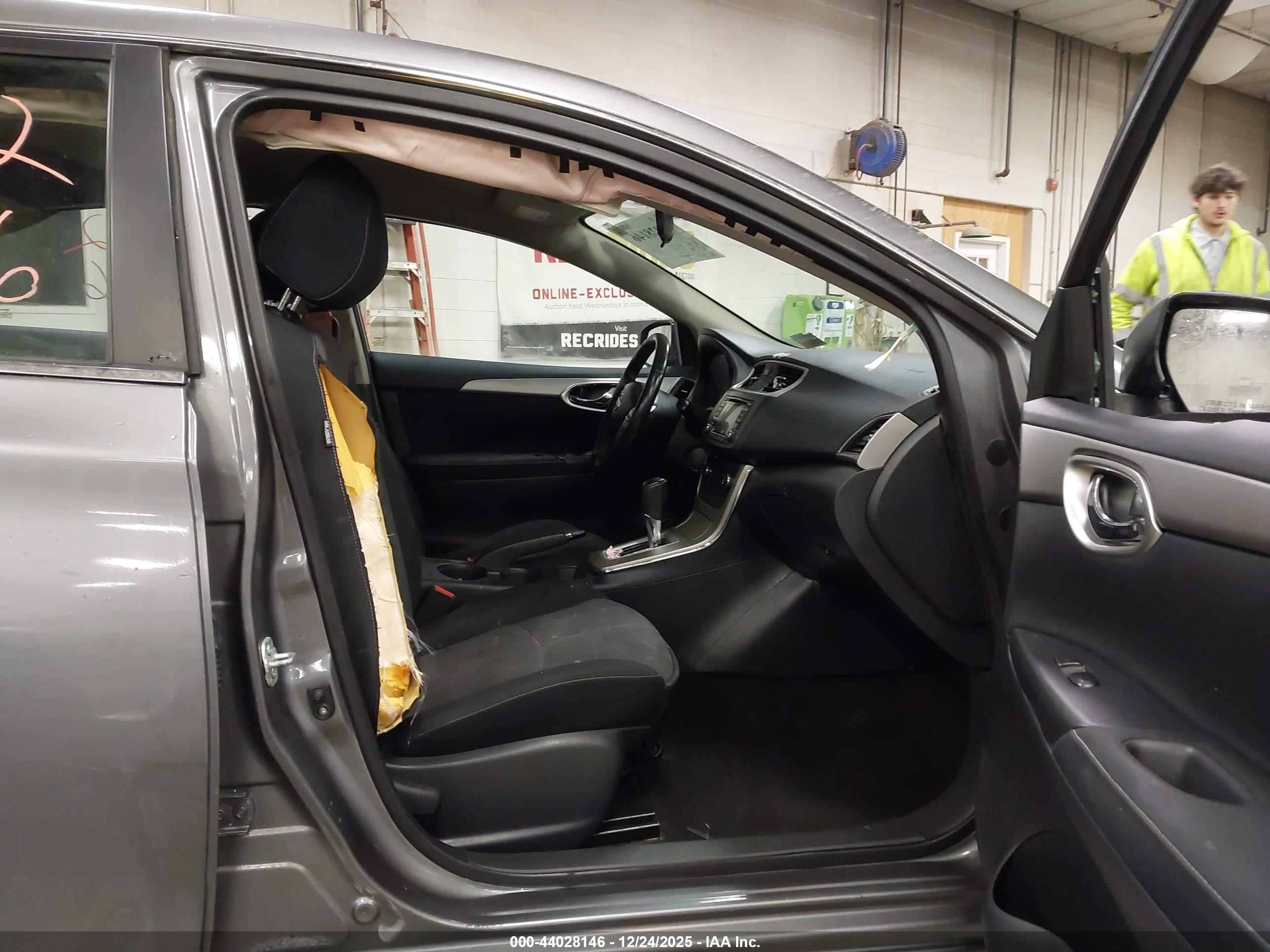 NISSAN SENTRA image 5
