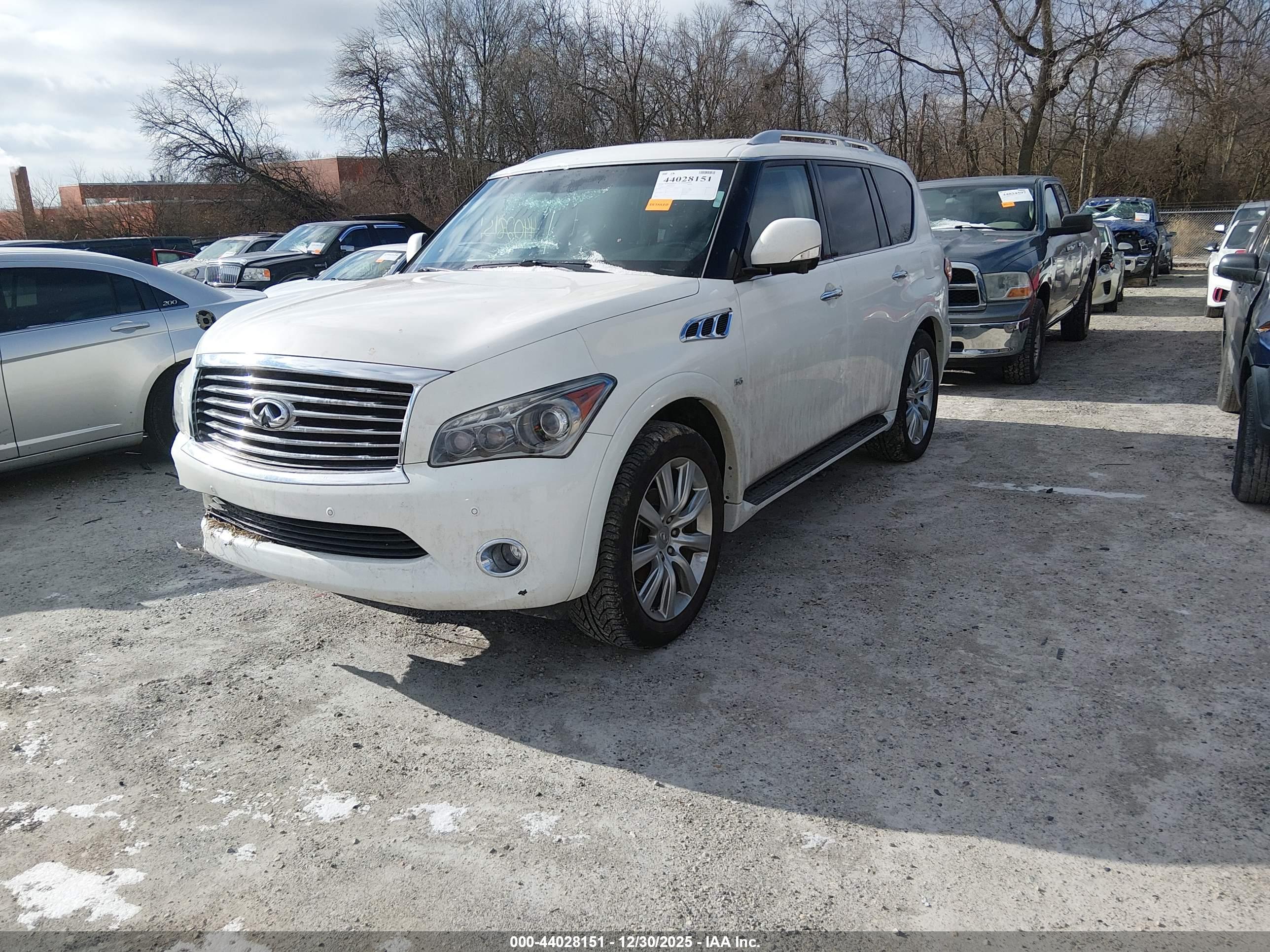 INFINITI QX80 image 2