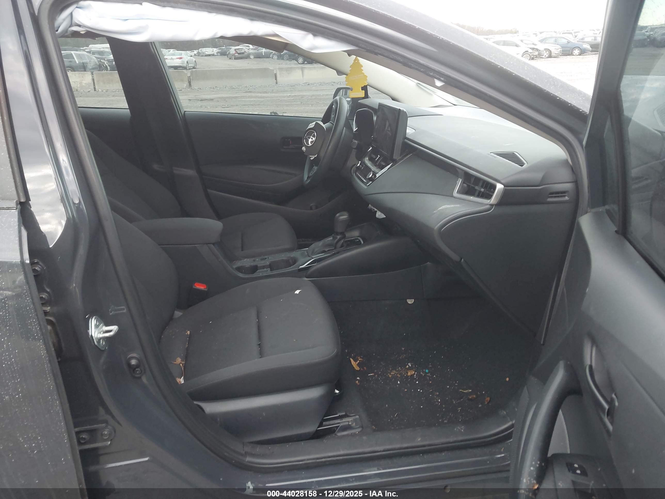 TOYOTA COROLLA image 5