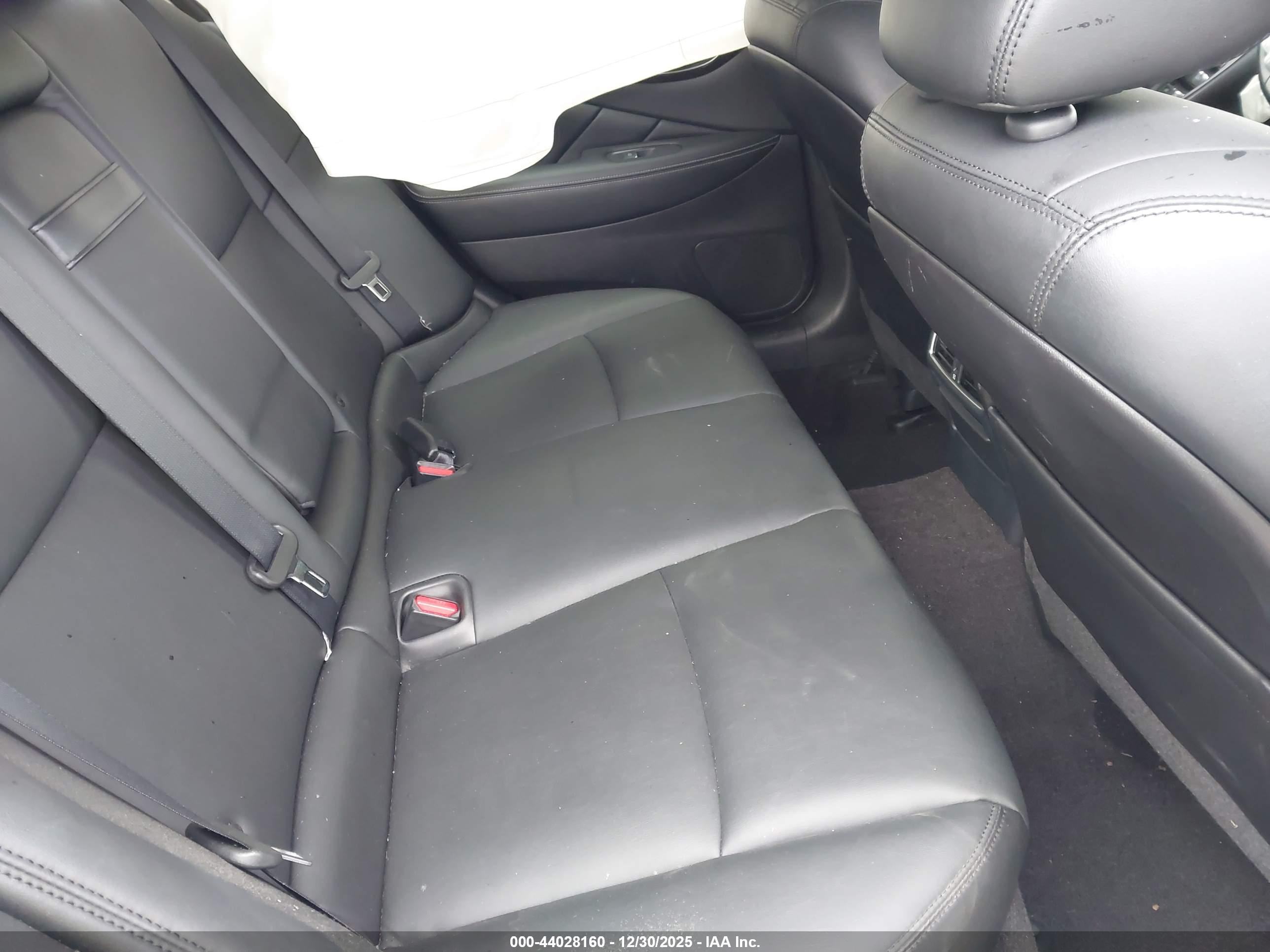 INFINITI Q50 image 8