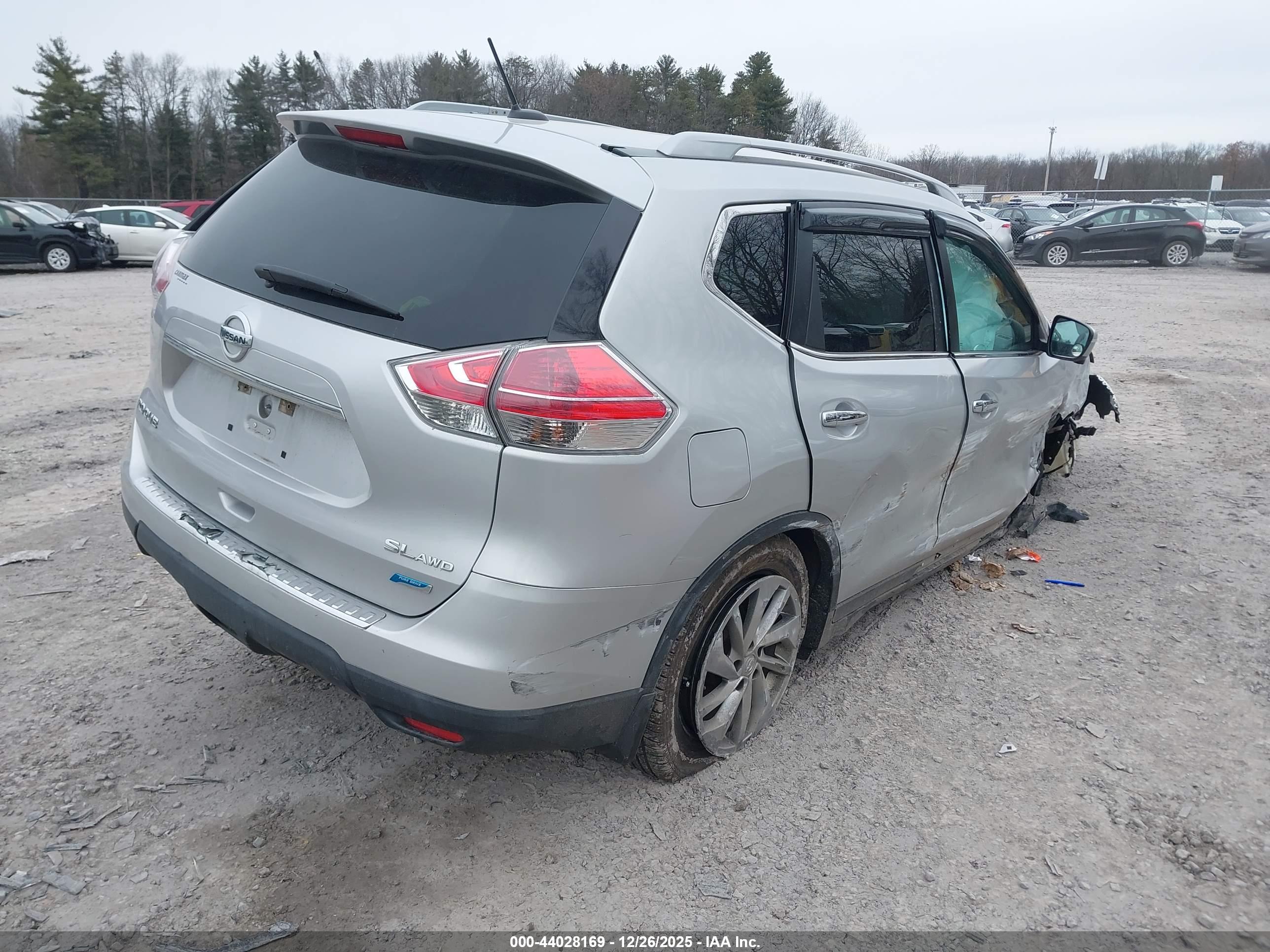 NISSAN ROGUE image 4