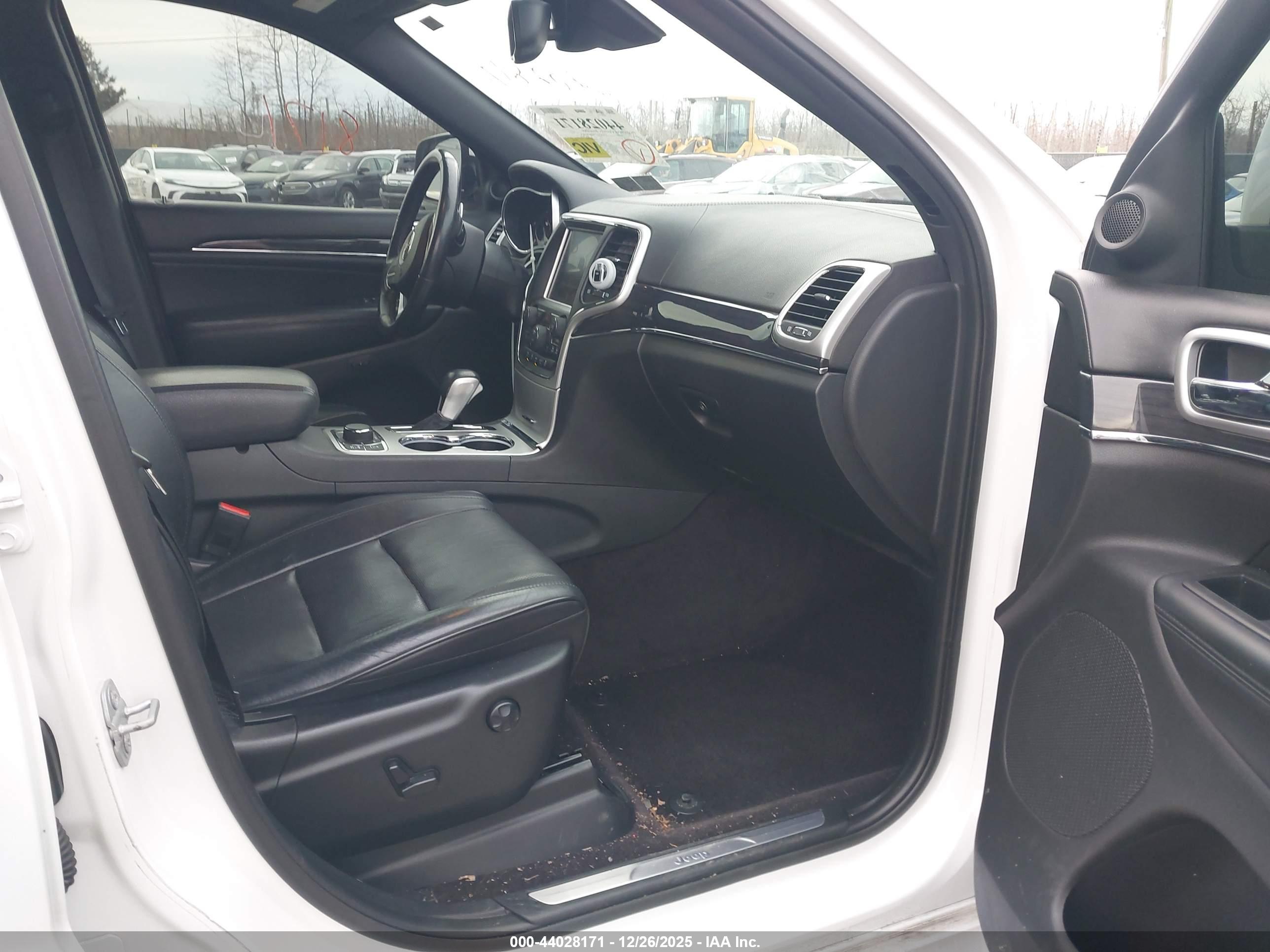 JEEP GRAND image 5