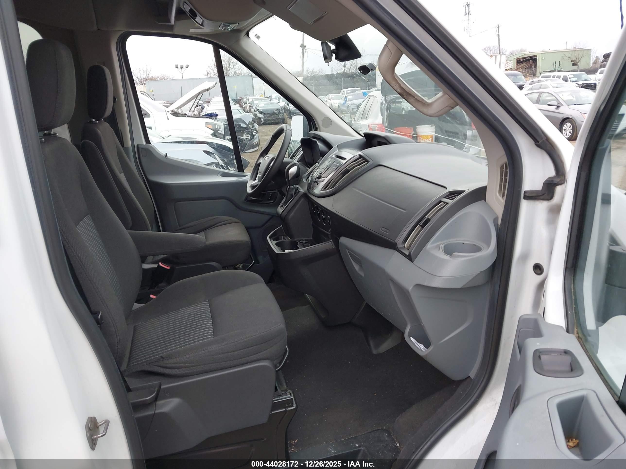 FORD TRANSIT-350 image 5