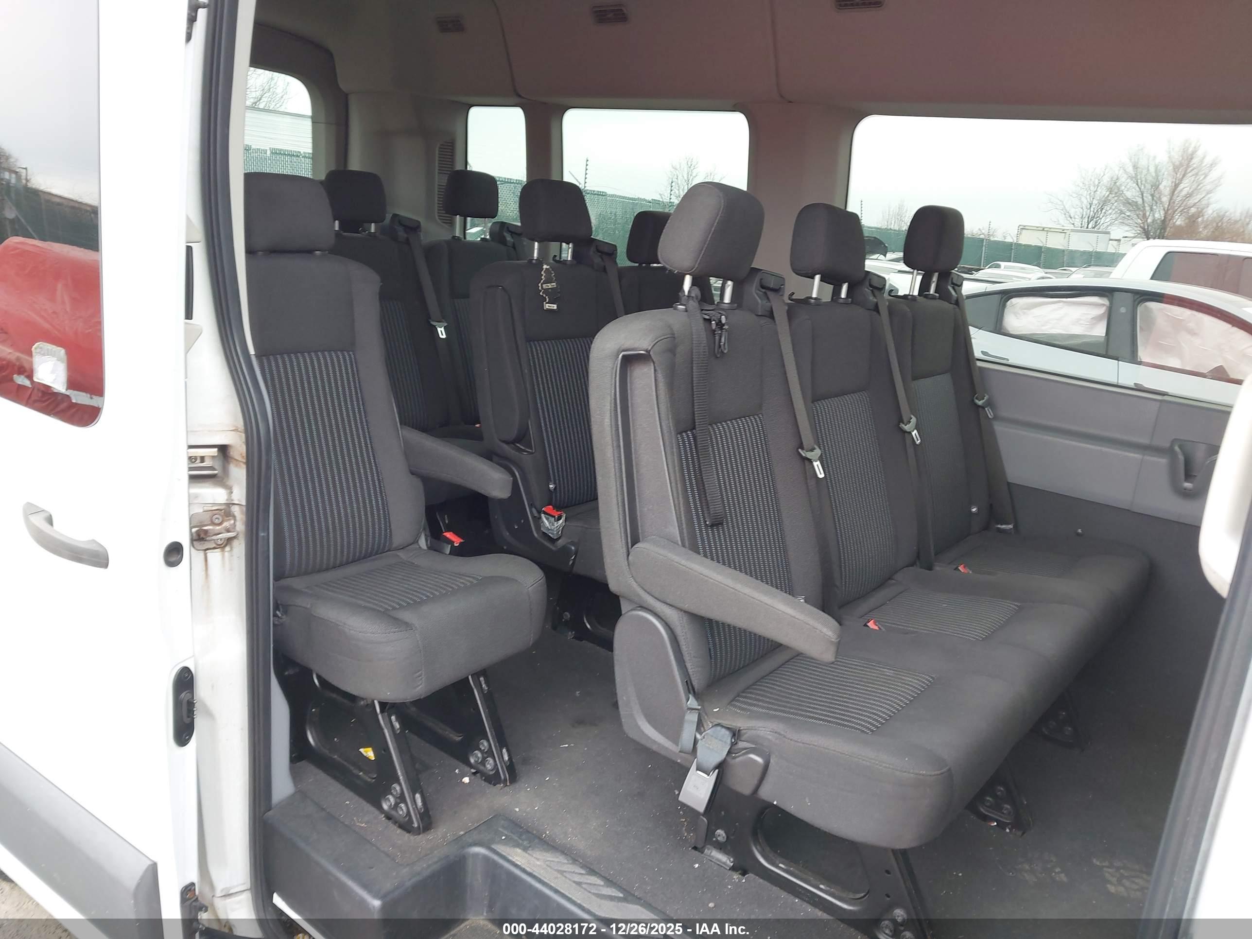FORD TRANSIT-350 image 8