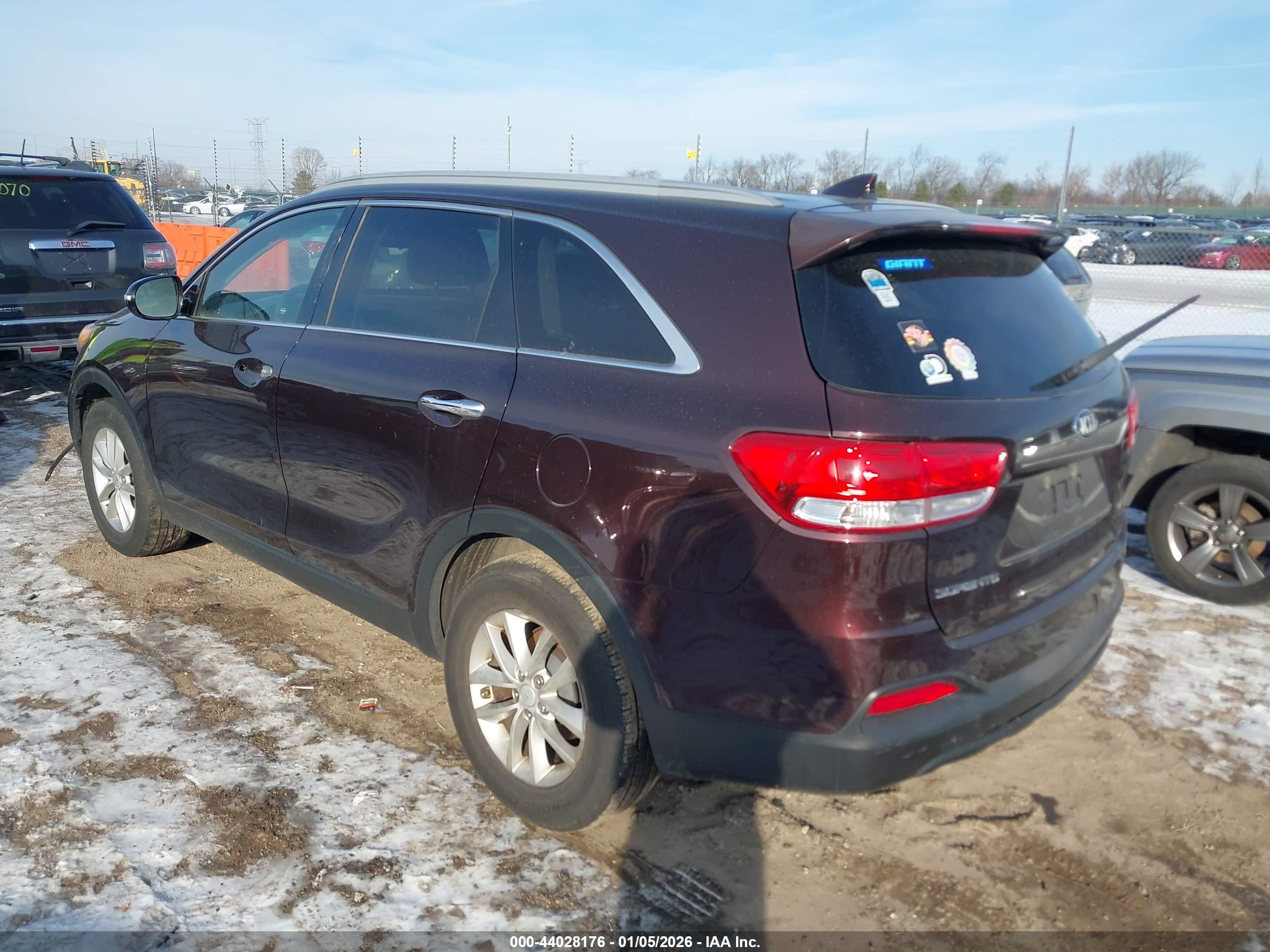 KIA SORENTO image 3