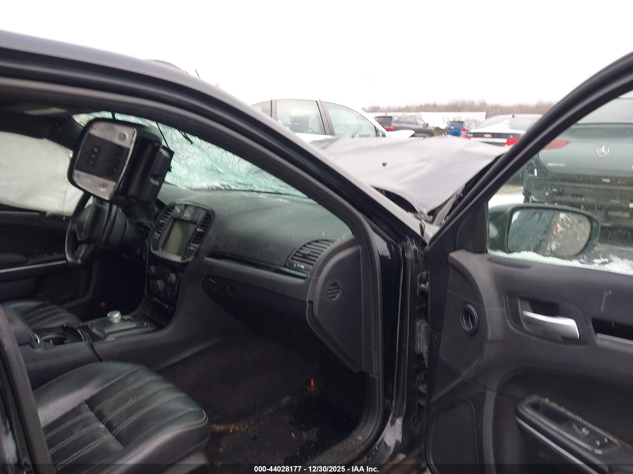 CHRYSLER 300 image 5