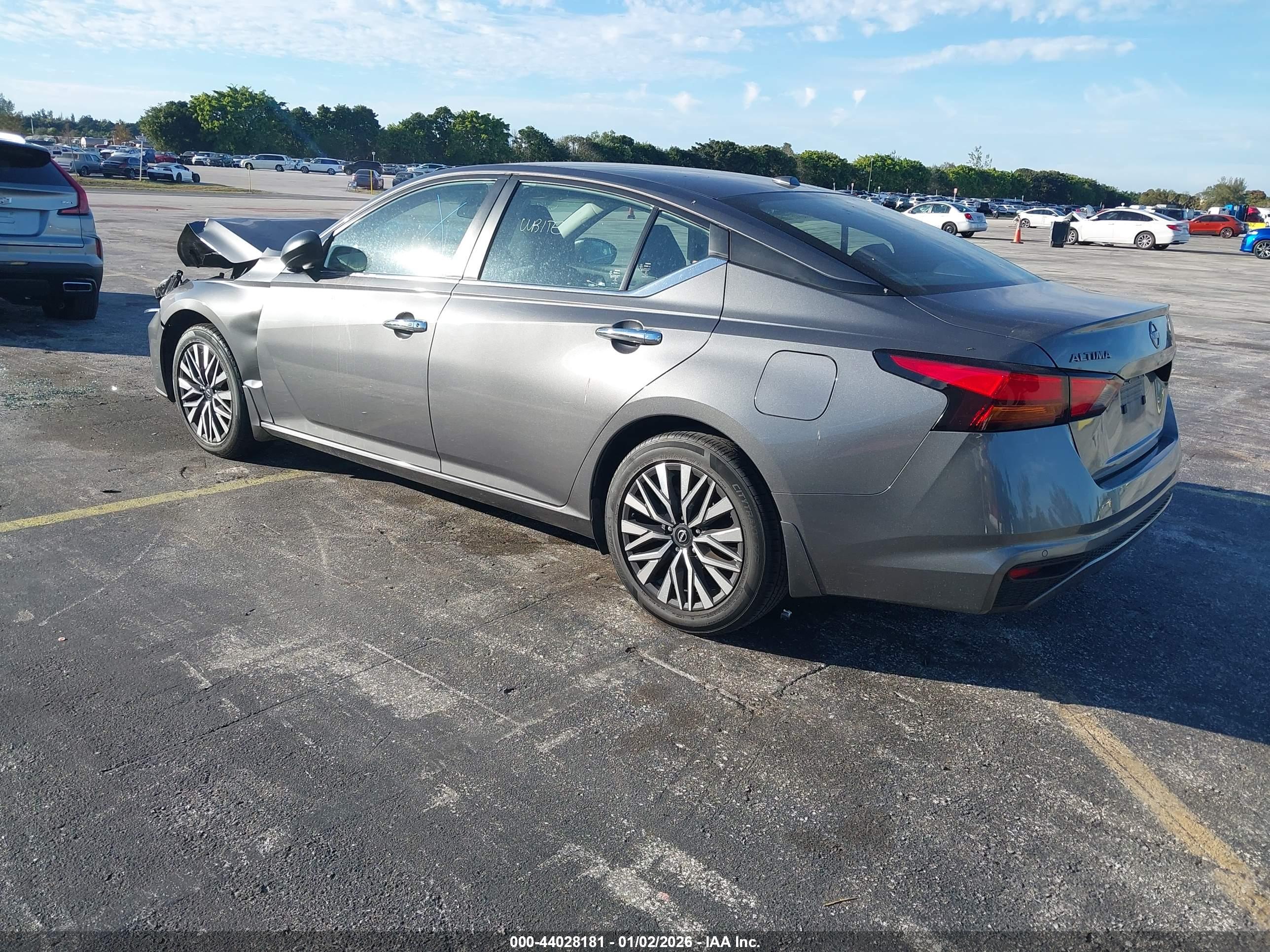 NISSAN ALTIMA image 3