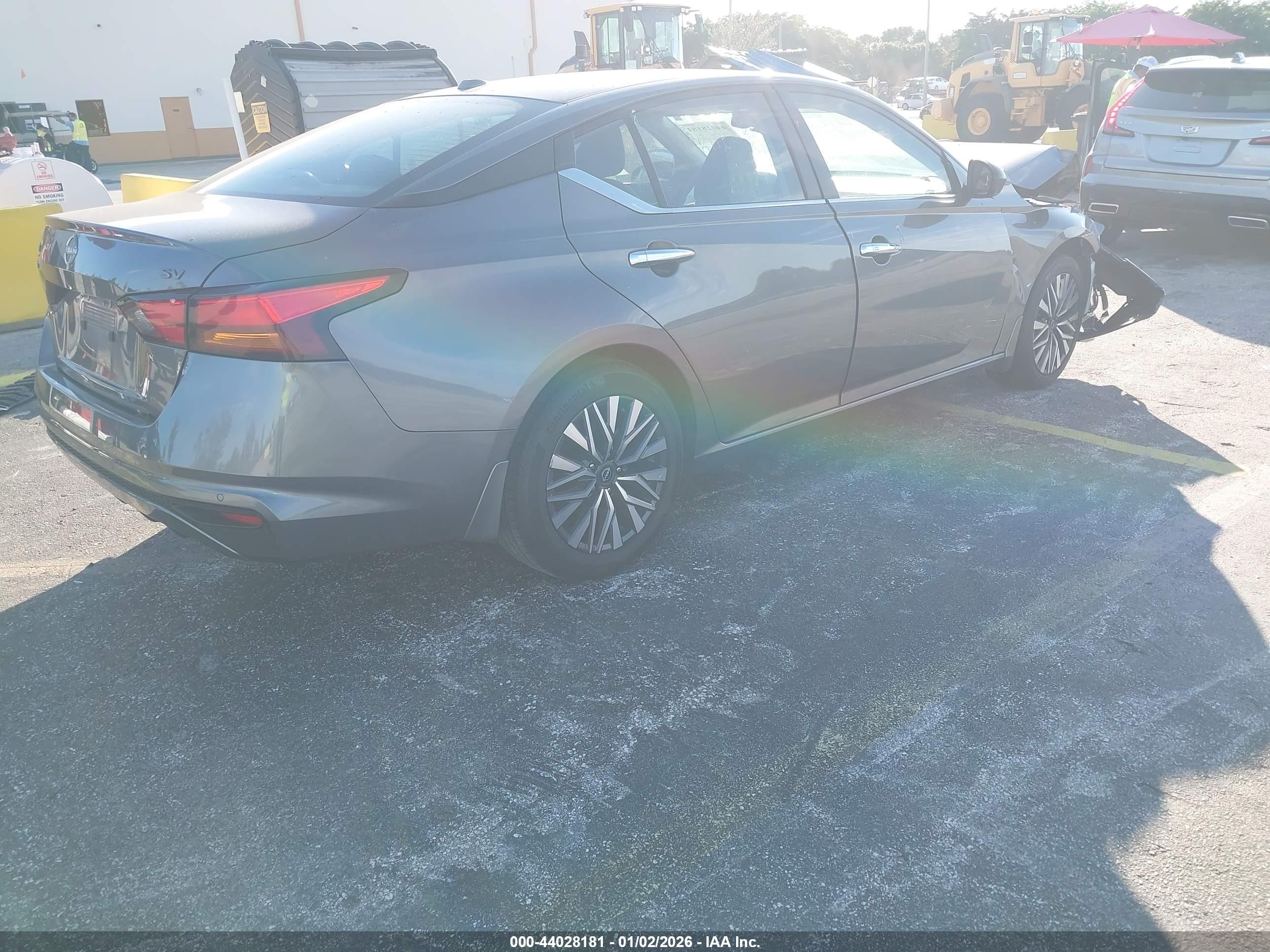 NISSAN ALTIMA image 4