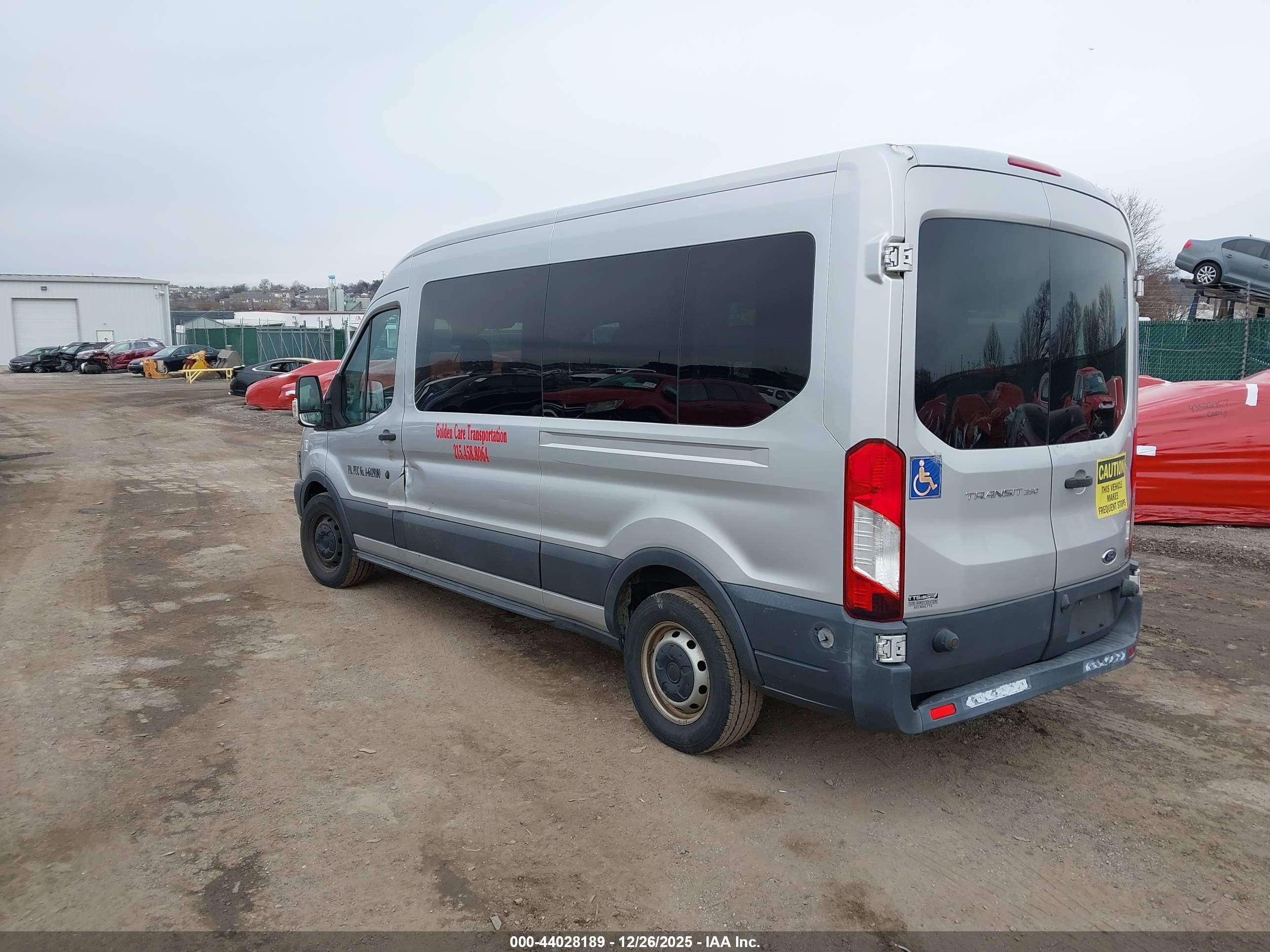 FORD TRANSIT-350 image 3