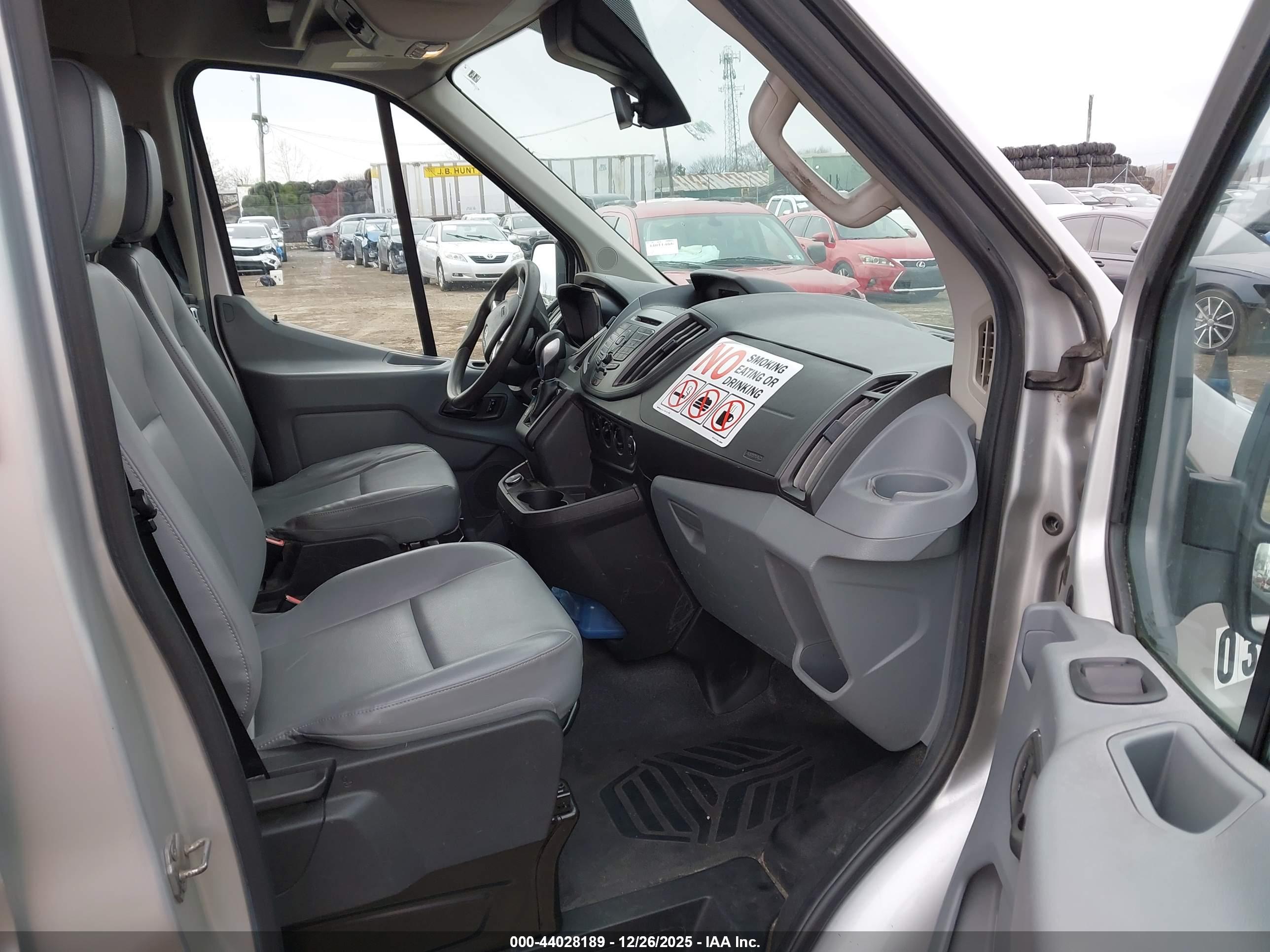 FORD TRANSIT-350 image 5