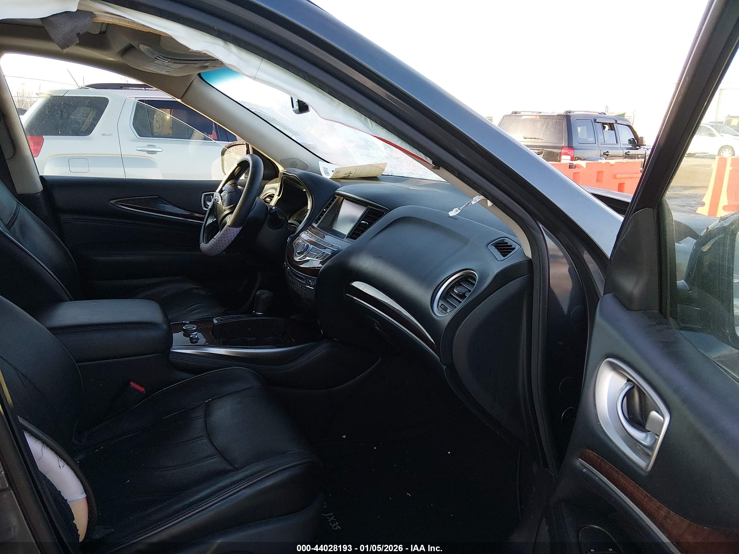 INFINITI JX35 image 5