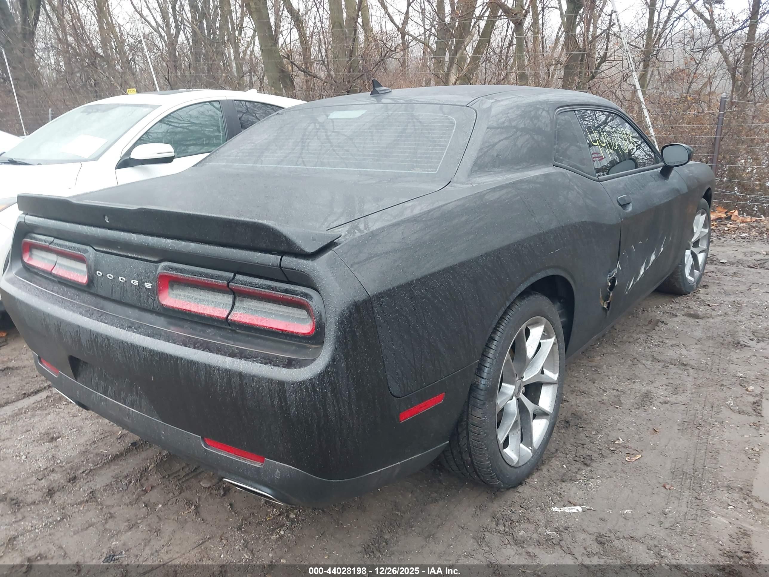 DODGE CHALLENGER image 4