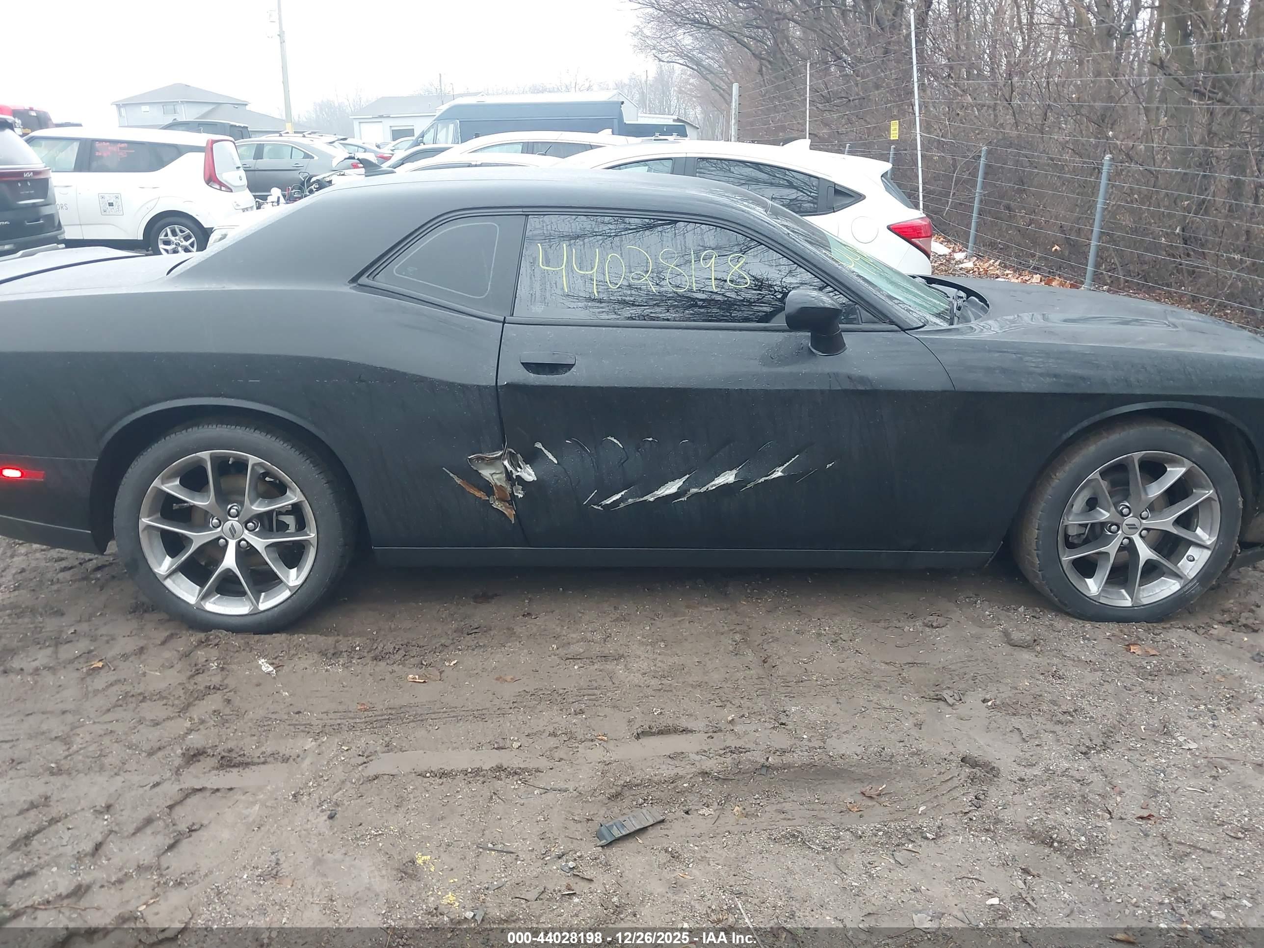 DODGE CHALLENGER image 6