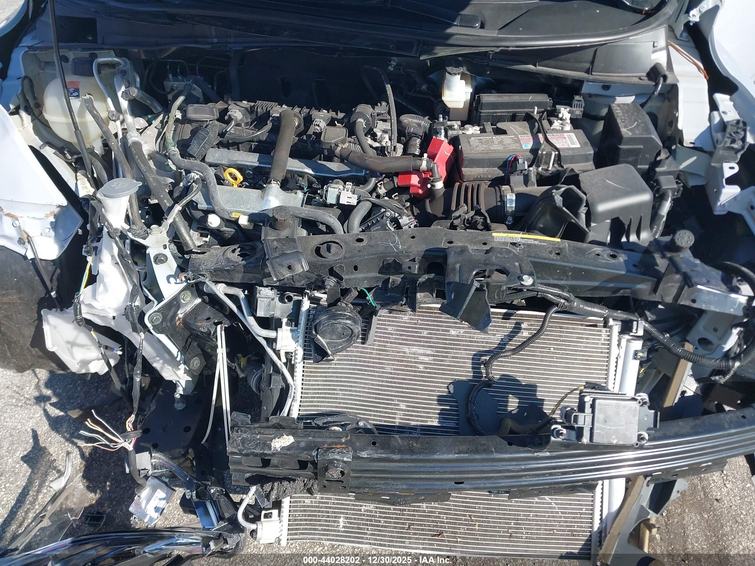 NISSAN VERSA image 10