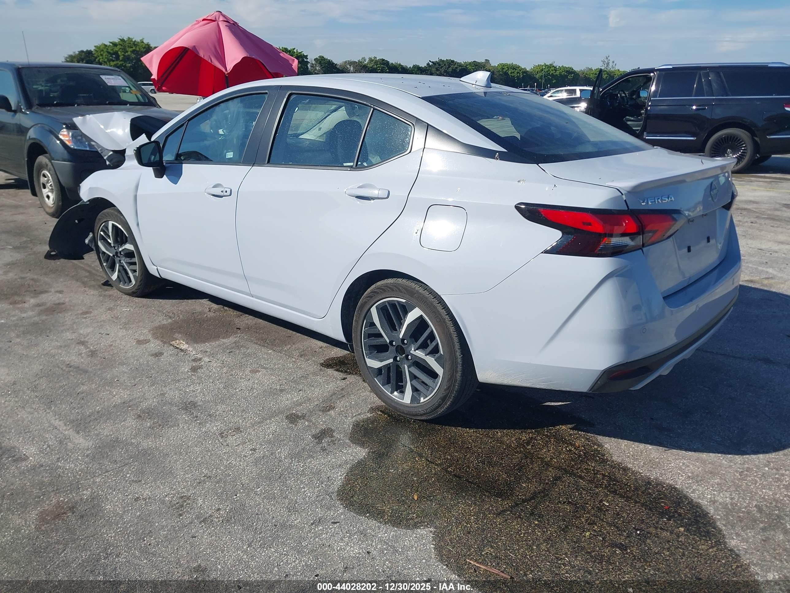 NISSAN VERSA image 3