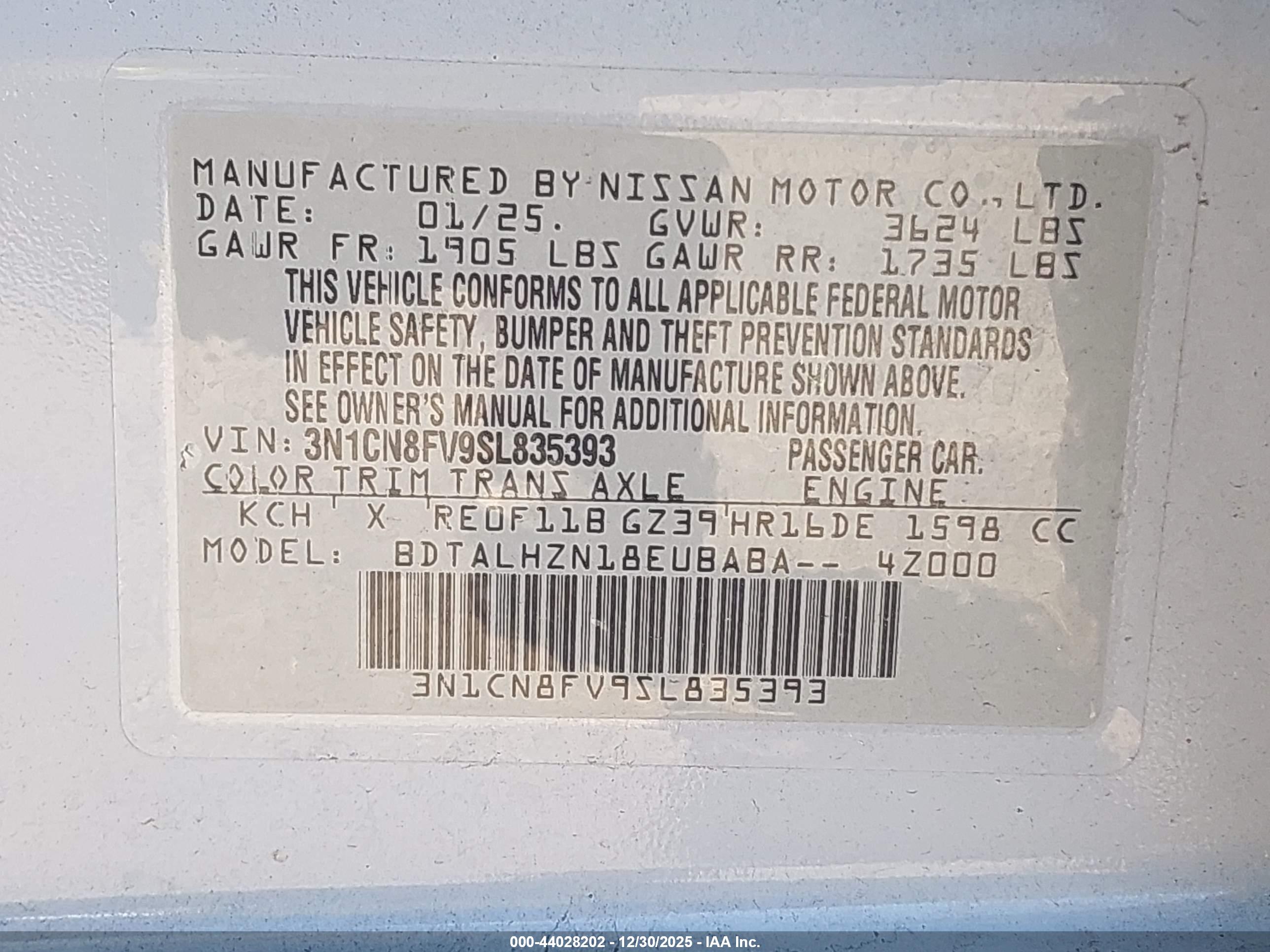 NISSAN VERSA image 9