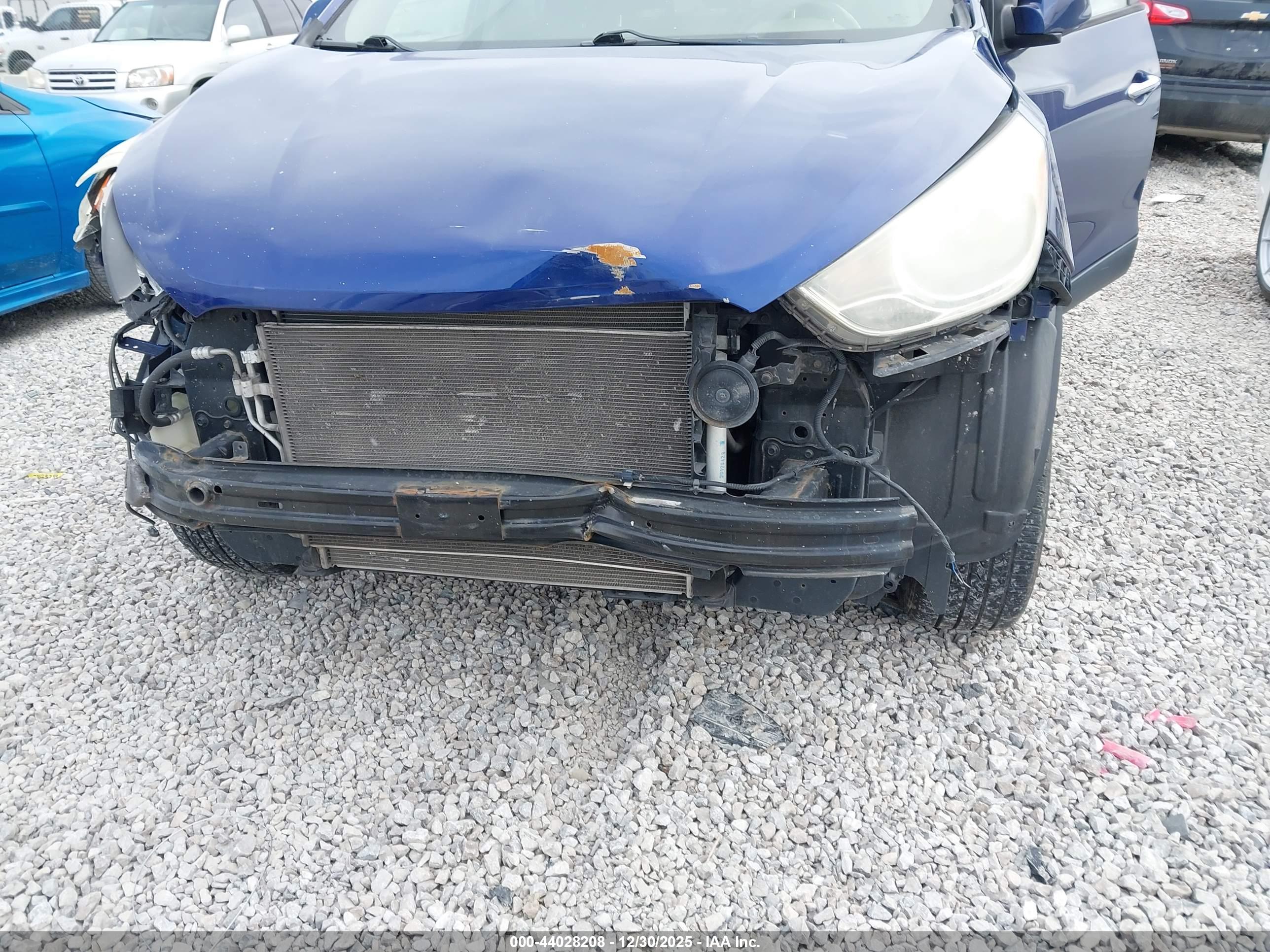HYUNDAI TUCSON image 6