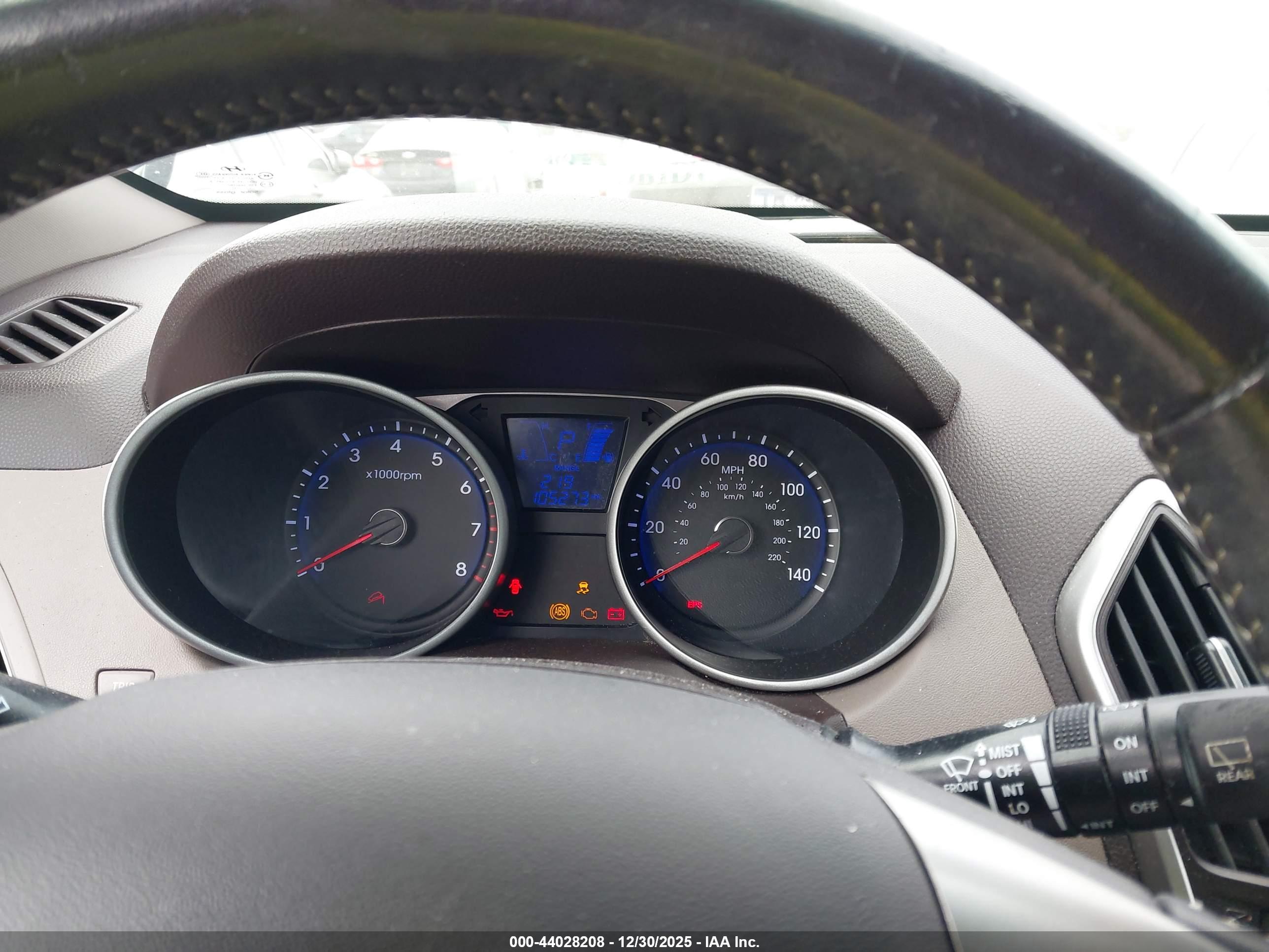 HYUNDAI TUCSON image 7